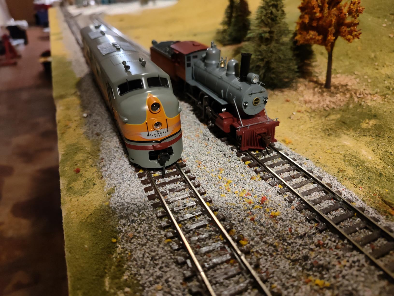 Bachmann Industries Milwaukee Road #16 Diesel Locomotive Train customer photo 1