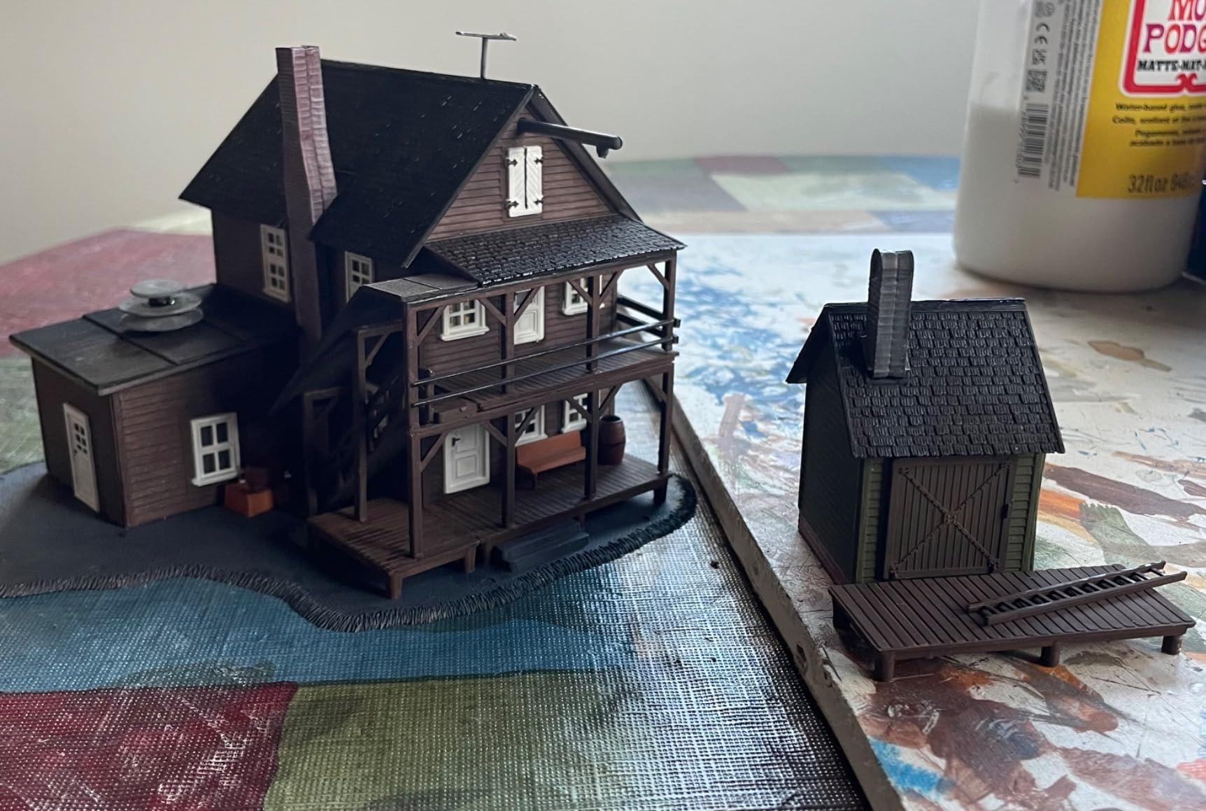 Walthers Trainline Rooming House 931-914 HO Scale Model Railroad - Structure Kit customer photo 1