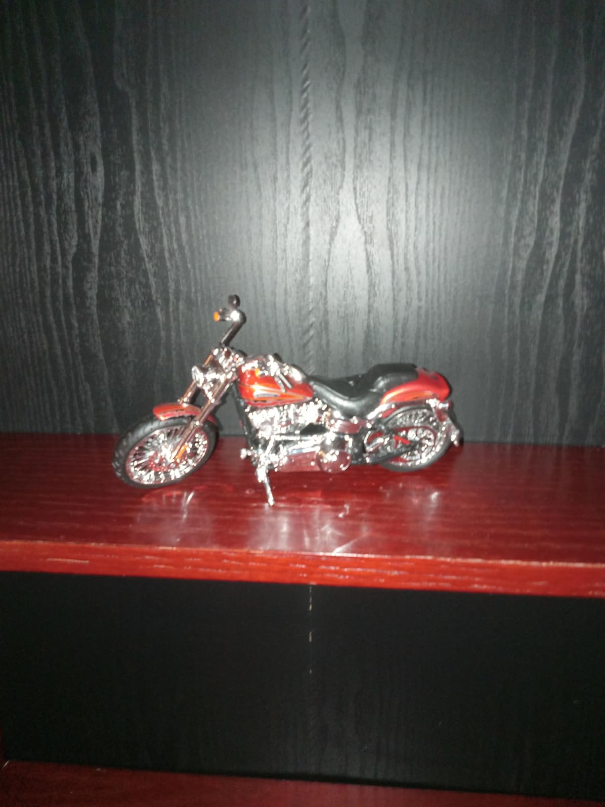 2014 Harley Davidson CVO Breakout Motorcycle Model 1/12 by Maisto customer photo 1