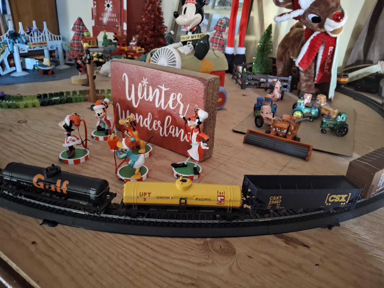 Walthers Trainline Tank Car-Ready to Run-Montana Rail Link (Blue, White) 931-1446 HO Scale Model Railroad - Freight Model customer photo 1