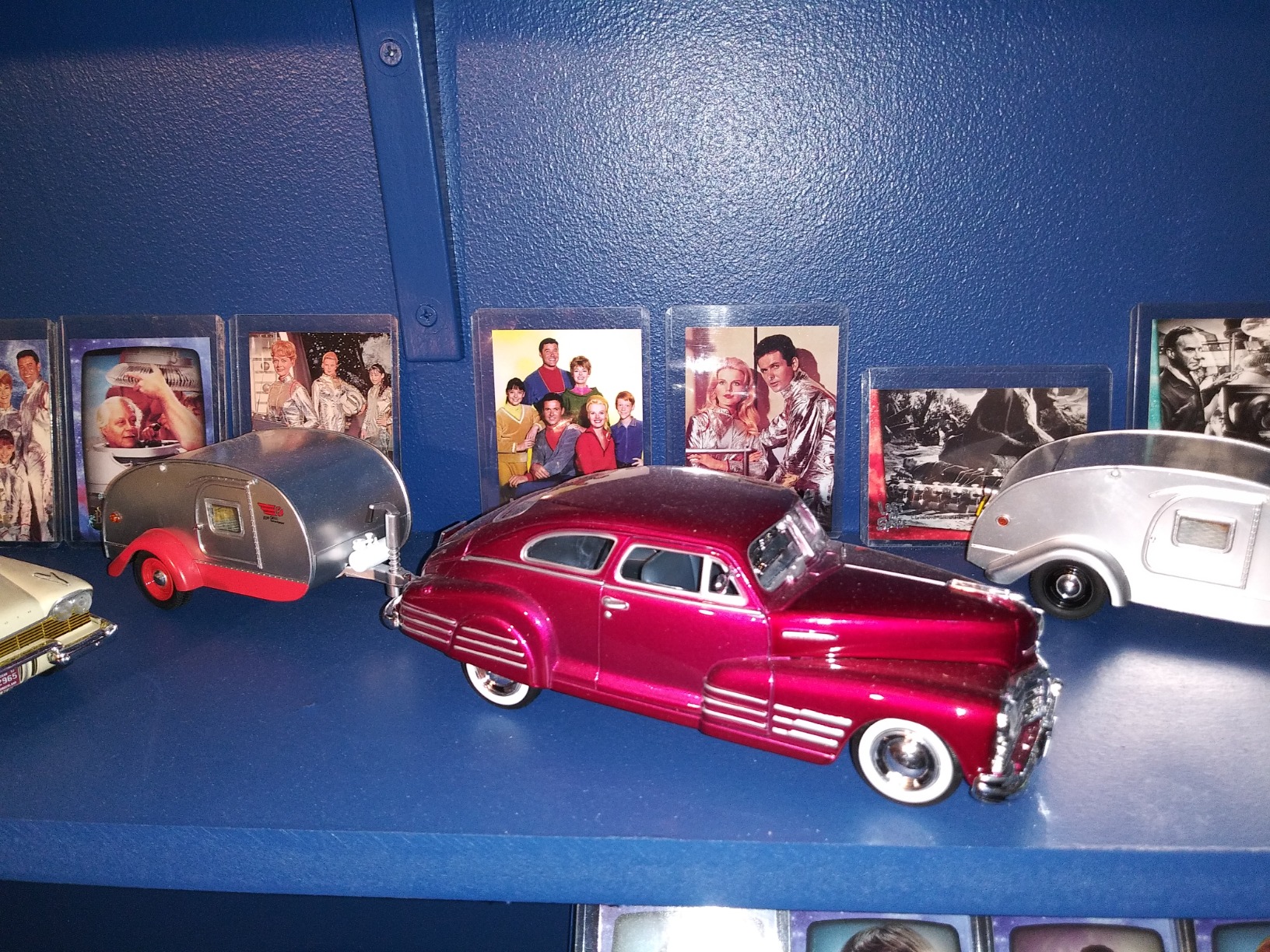 1948 Chevy Aerosedan Fleetline, Red - Motormax Premium American 73266-1/24 Scale Diecast Model Car, Unisex-Children customer photo 1