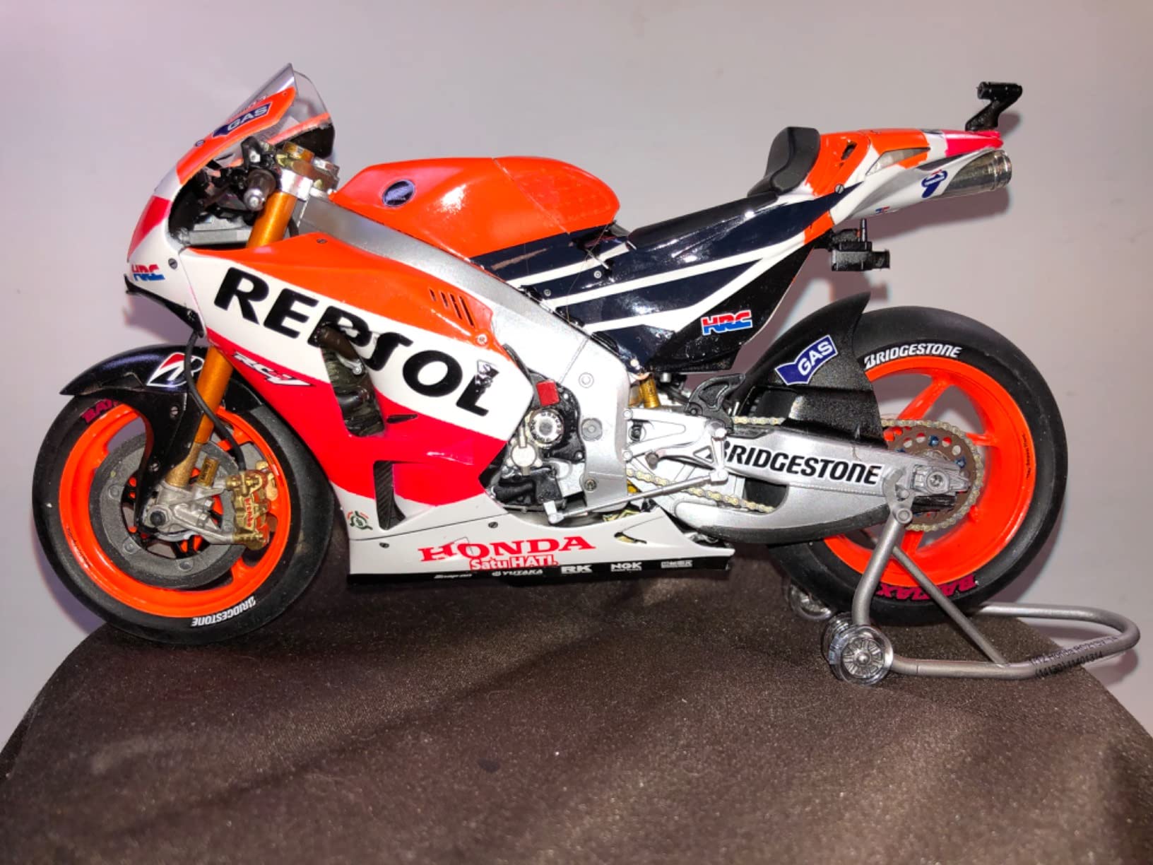 Tamiya 14130 1/12 Repsol Honda RC213V '14 Motorcycle Plastic Model Kit customer photo 1