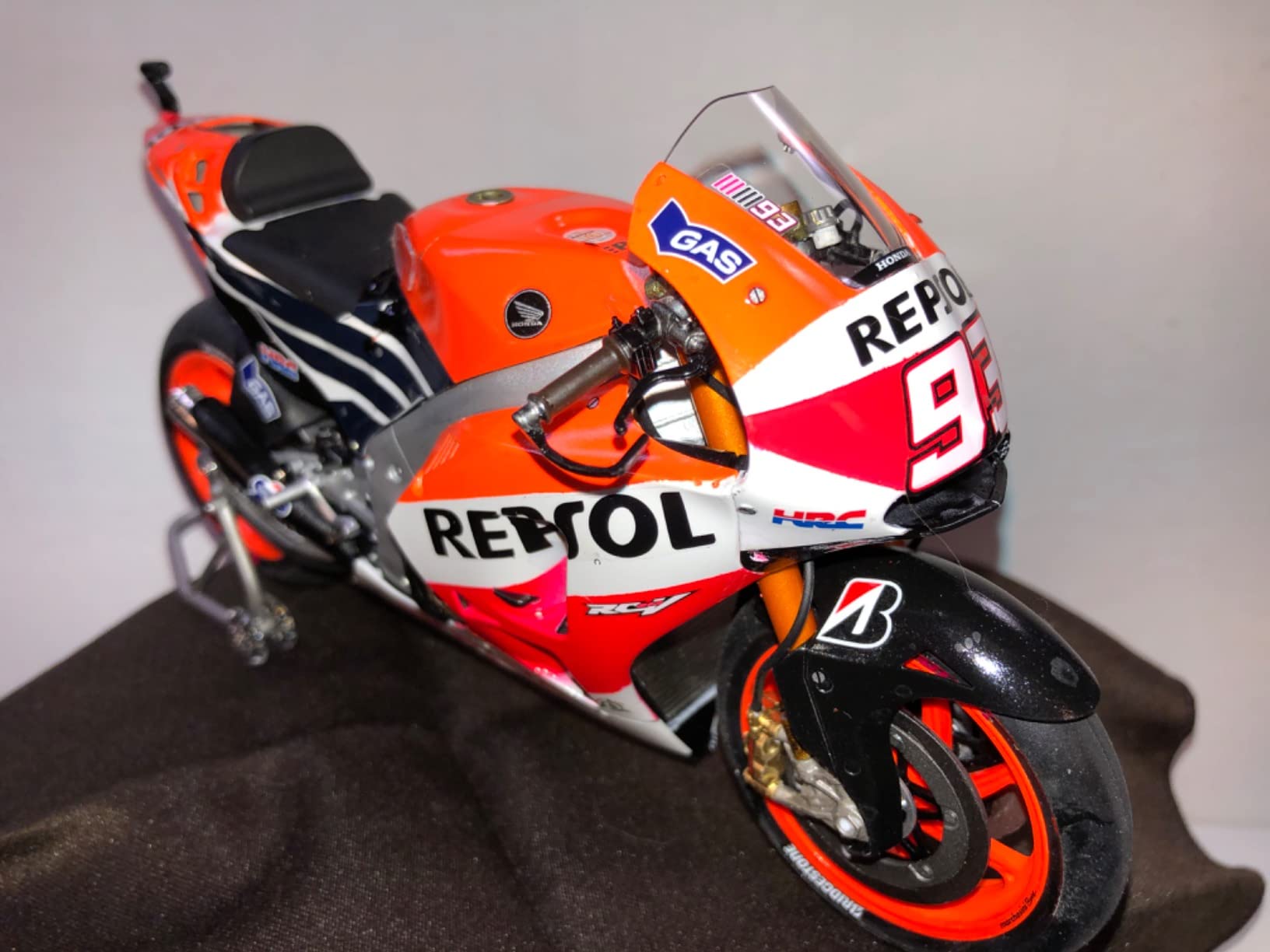 Tamiya 14130 1/12 Repsol Honda RC213V '14 Motorcycle Plastic Model Kit customer photo 2