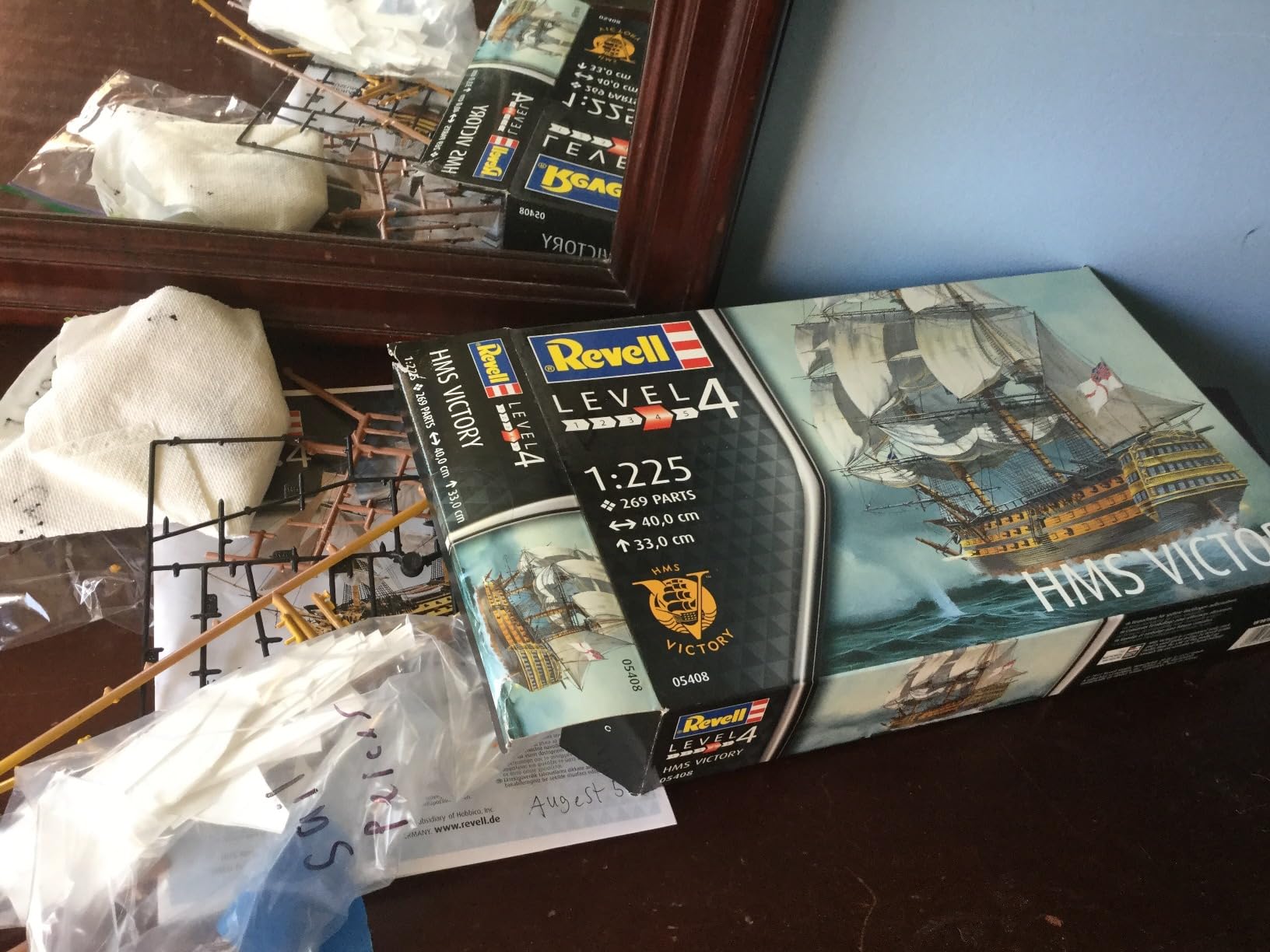 Revell Revell05767 HMS Victory Battle of Trafalgar Gift-Set customer photo 2