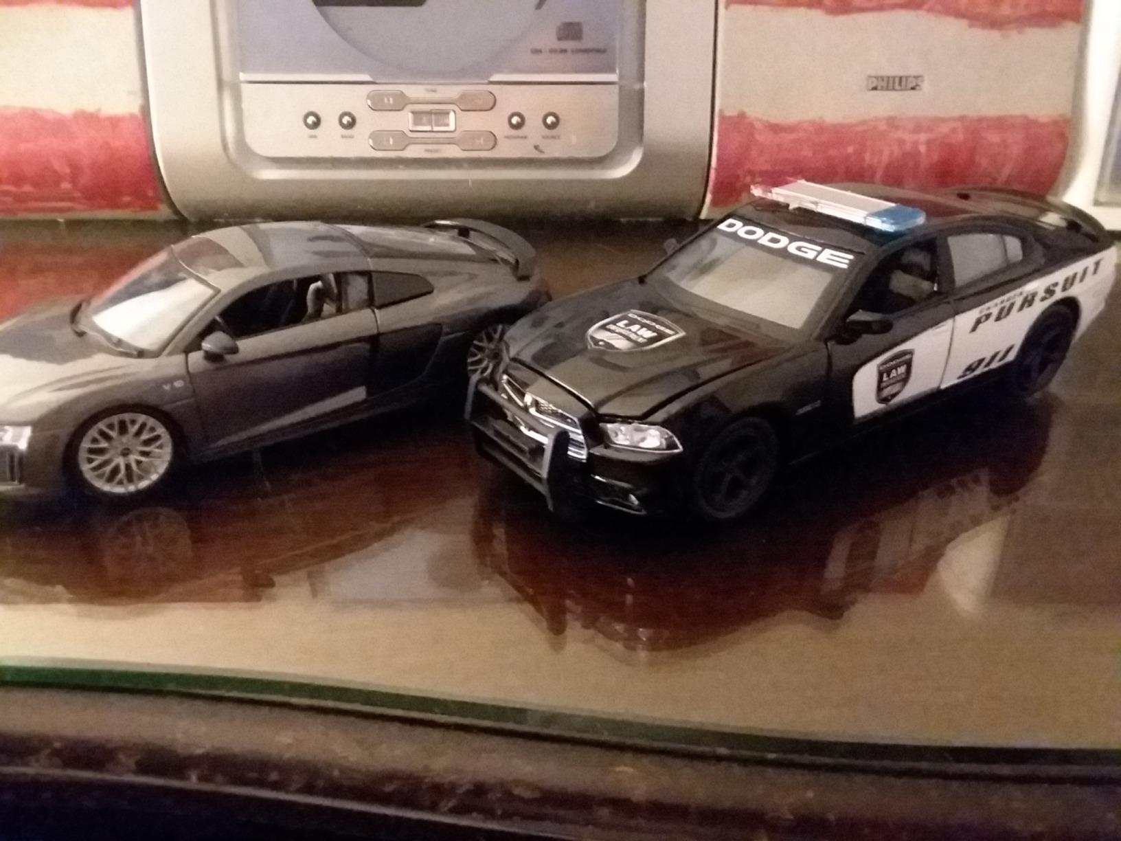 New Ray Dodge Charger Pursuit Diecast Police Car 1:24 Scale customer photo 1