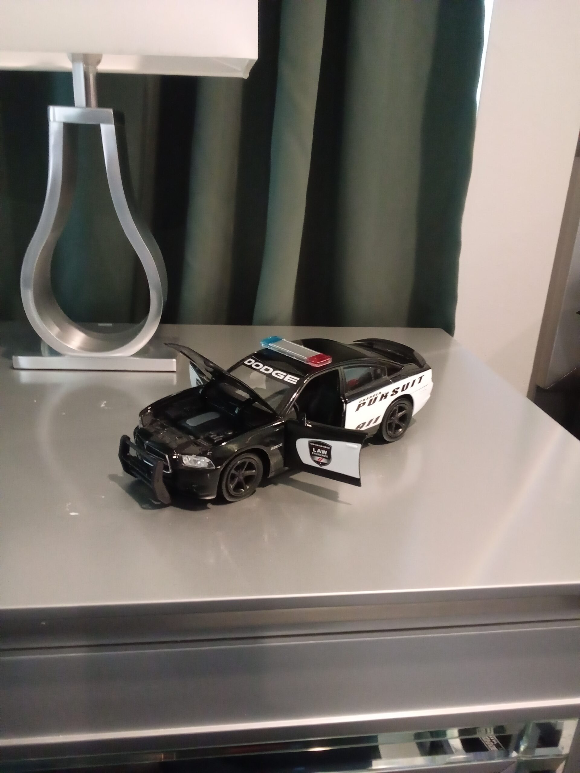 New Ray Dodge Charger Pursuit Diecast Police Car 1:24 Scale customer photo 2