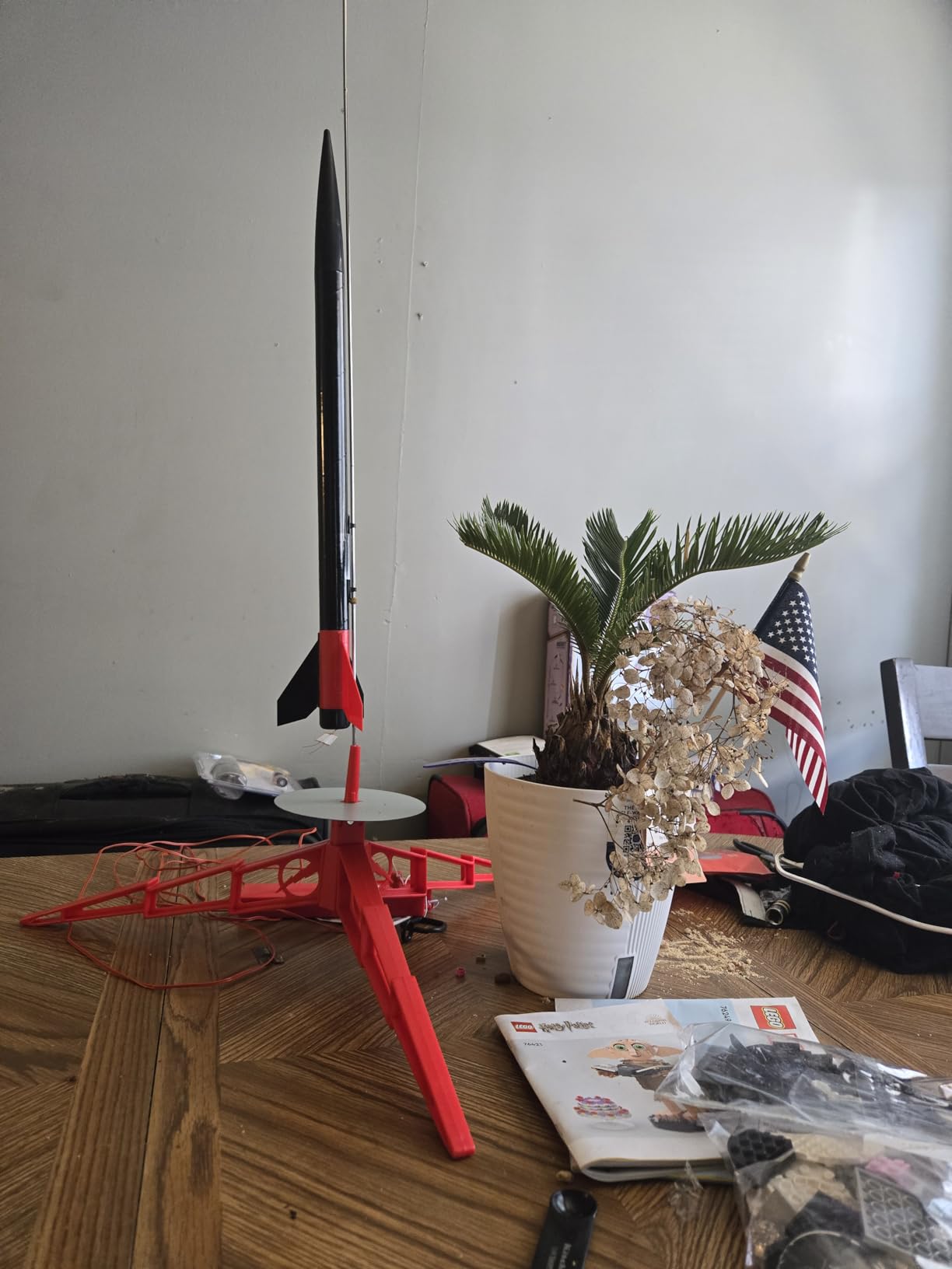 Estes 1441 Journey Rocket-Building Kit, Beginner Flying-Rocket Model Kit for Ages 10+, Includes Launch Pad and Controller customer photo 1