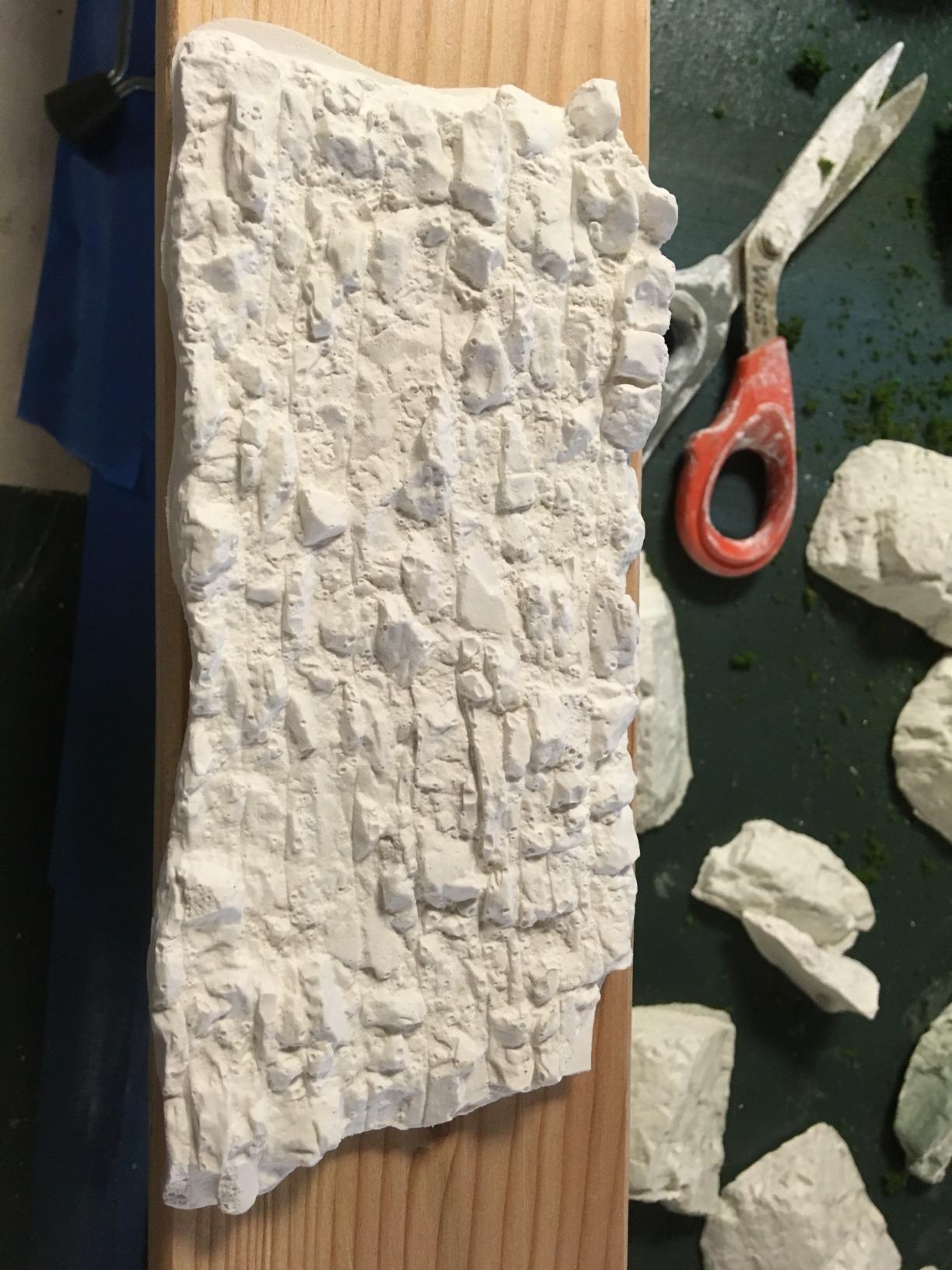 Woodland Scenics WC1248 Universal Rubber Mould Rock Wall (L x W) 266 mm x 127 mm customer photo 3