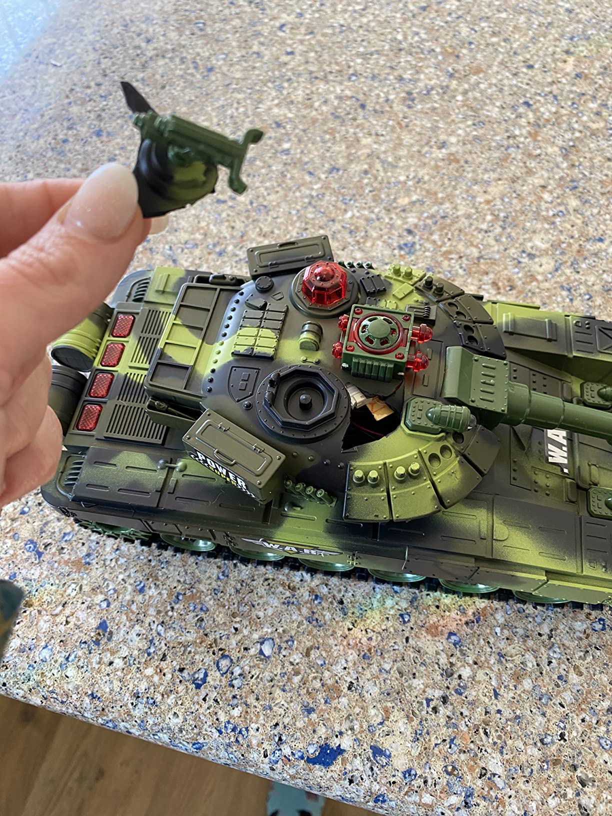 Haktoys 2-Pack RC Battle Tank Set - 1:24 Scale Remote Control Military Fighting Tanks with Lights, Realistic Sounds & Life Indicators | Radio Control Army Toy for Kids & Adults customer photo 3