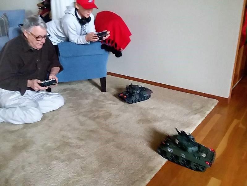 fisca Remote Control Tank, 2.4Ghz 15 Channel 1/20 Sherman M4A3 Main Battle RC Tank that Shoot BBS Airsoft for Kids Age 10 11 12-16 Year Old customer photo 1