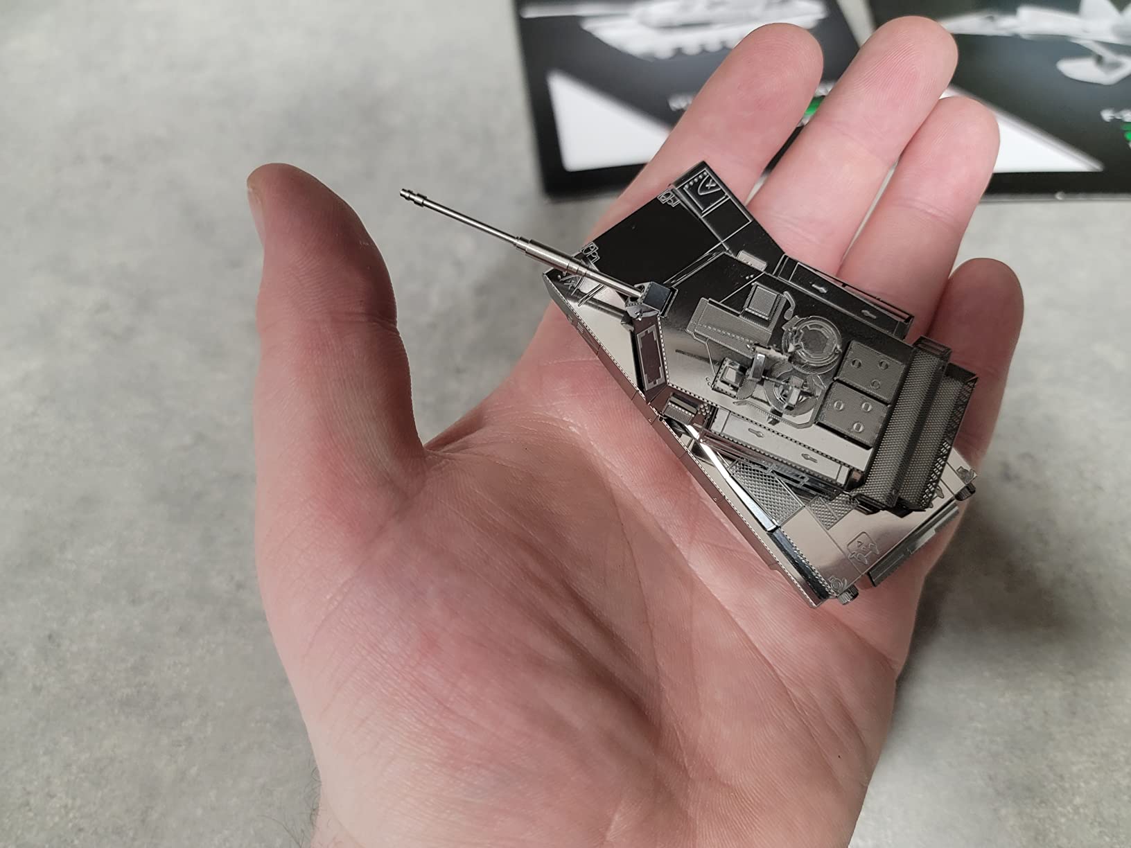 Metal Earth M1 Abrams Tank 3D Metal Model Kit Fascinations customer photo 2