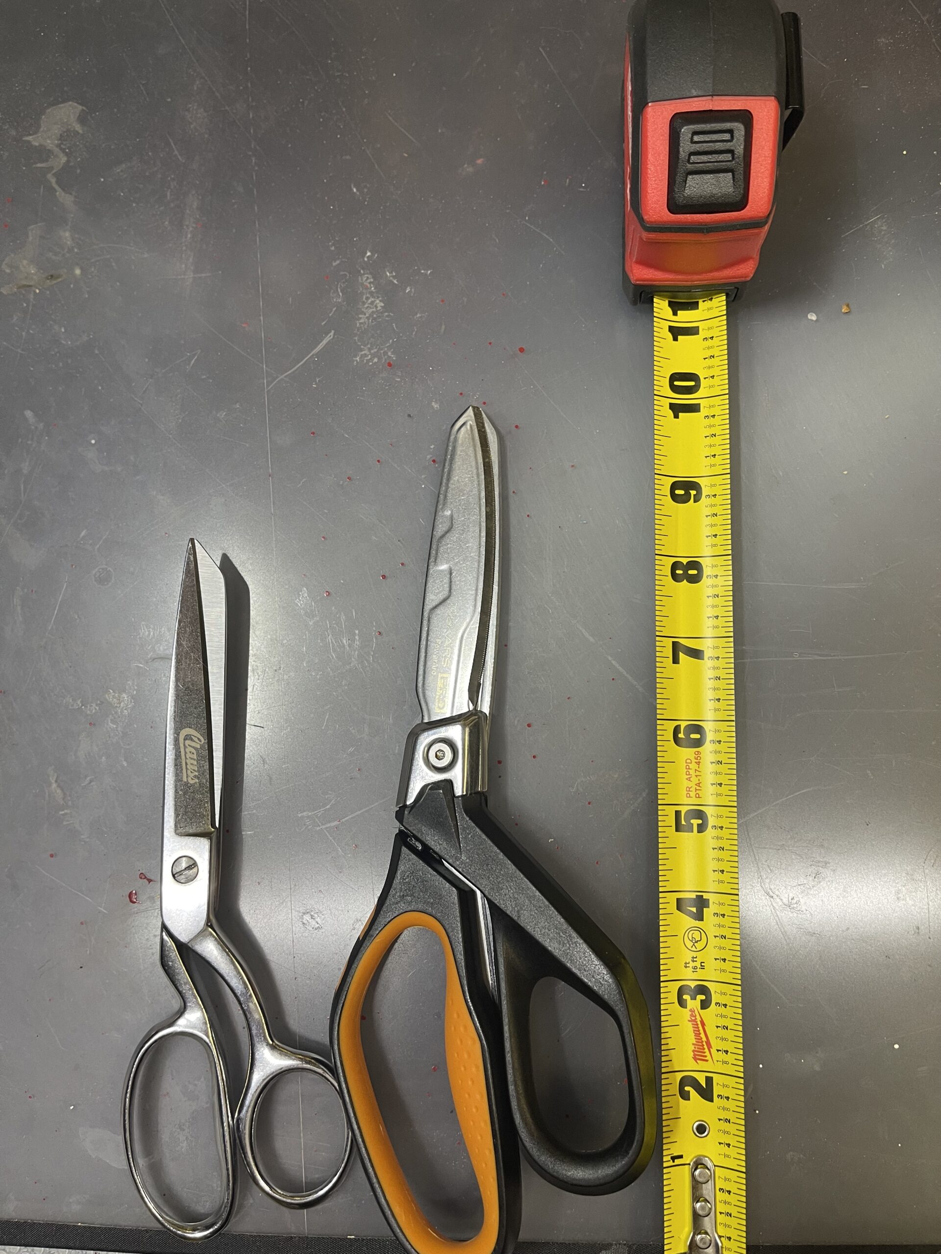 Fiskars Pro PowerArc Shop Shears, Heavy Duty Stainless Steel Scissor, Industrial Grade Tool for Building and Construction, 10 in, Orange/Black customer photo 2