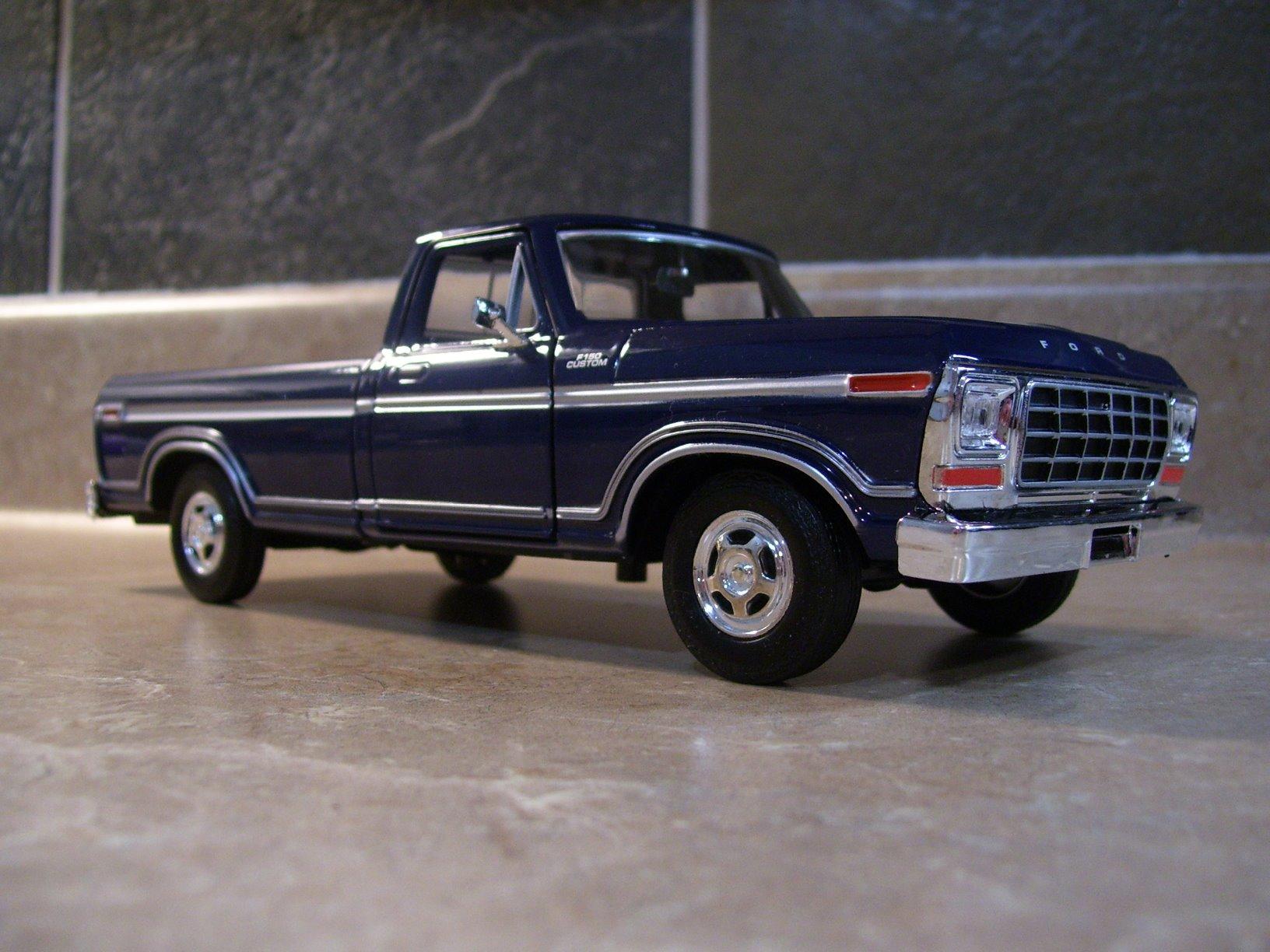 1979 Ford F-150 Pickup Truck Dark Blue 1/24 Diecast Model Car by Motormax customer photo 2