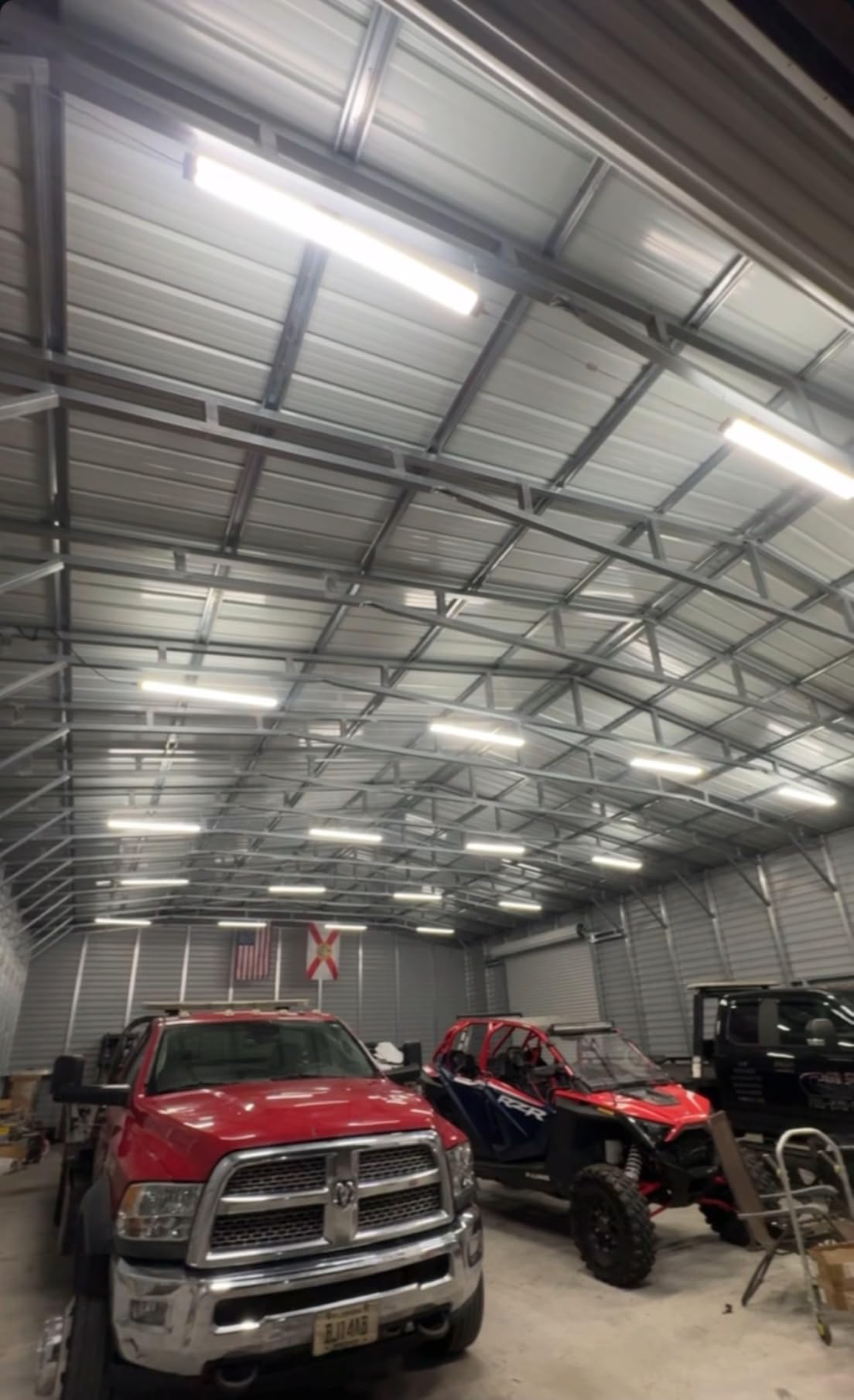 hykolity 4 Pack Linkable LED Shop Light, 4FT 42W [250W Equivalent], 4400lm, 5000K Daylight, with Plug, Utility Light Fixture, Hanging or Surface Mount, White customer photo 1