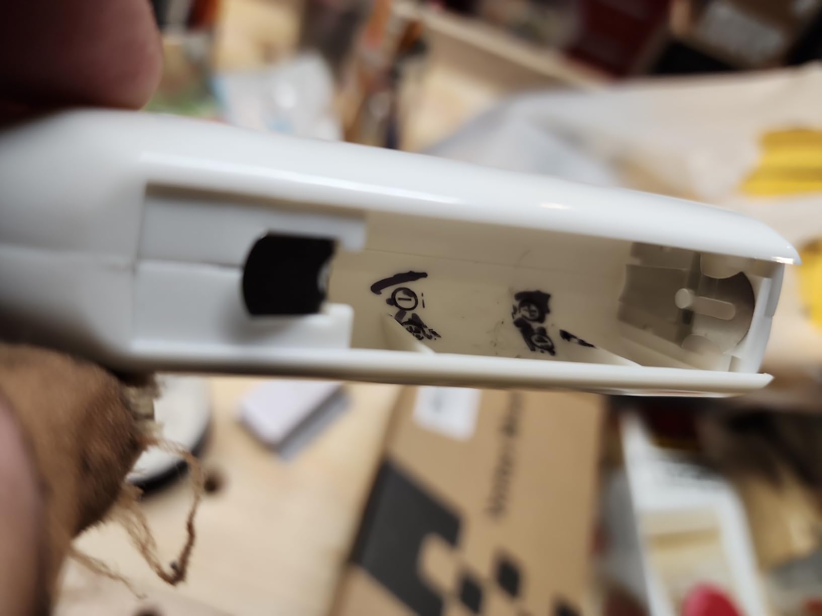 Micro-Mark Cordless Mixer for Model Paints - Battery-Operated Mini Mixer for Acrylics, Enamels, Inks & Hobby Fluids - Quickly Blends Paints, Pigments & Mediums customer photo 2
