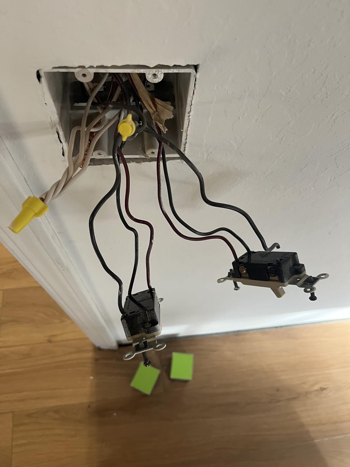 AstroAI Digital Multimeter and Analyzer TRMS 6000 Counts Volt Meter Ohmmeter Auto-Ranging Tester; Accurately Measures Voltage Current Resistance Diodes Continuity Duty-Cycle Capacitance Temperature customer photo 1