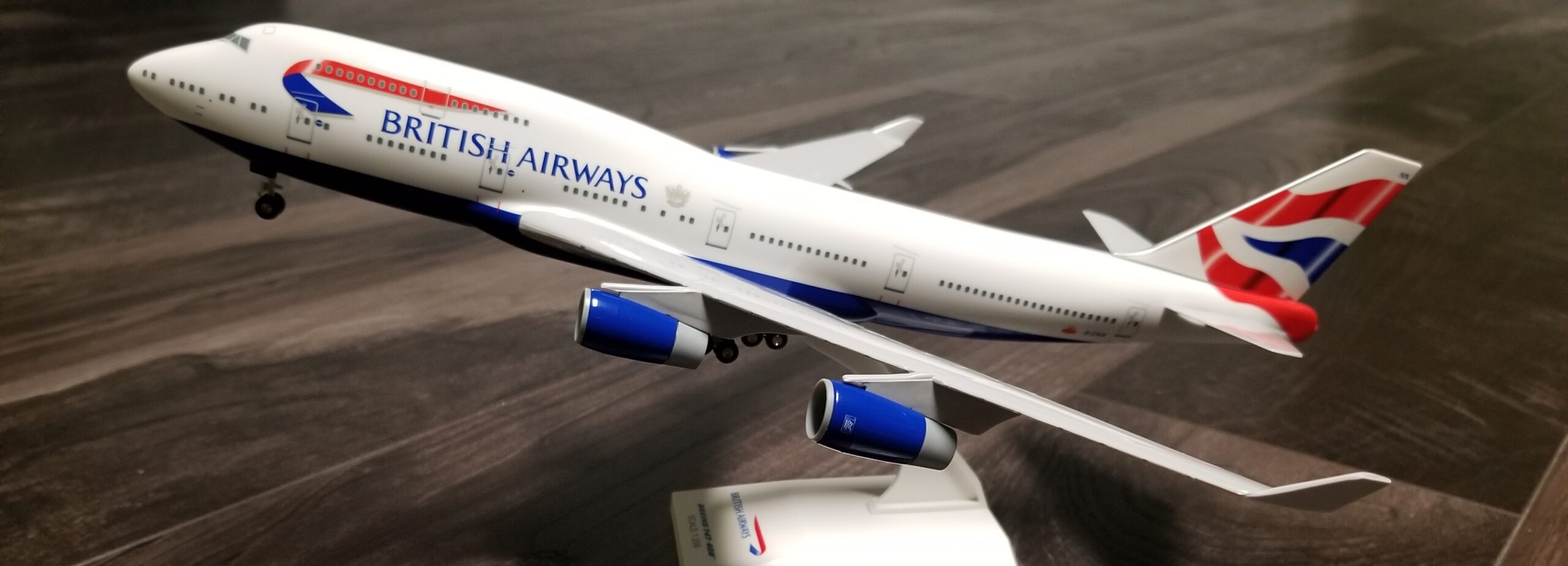 Skymarks Daron British Airways Boeing 747-400 Model Airplane - 1/200 Scale Officially Licensed Plastic Aircraft with Landing Gear & Display Stand - Detailed Collectible Model for Age 3+ customer photo 2