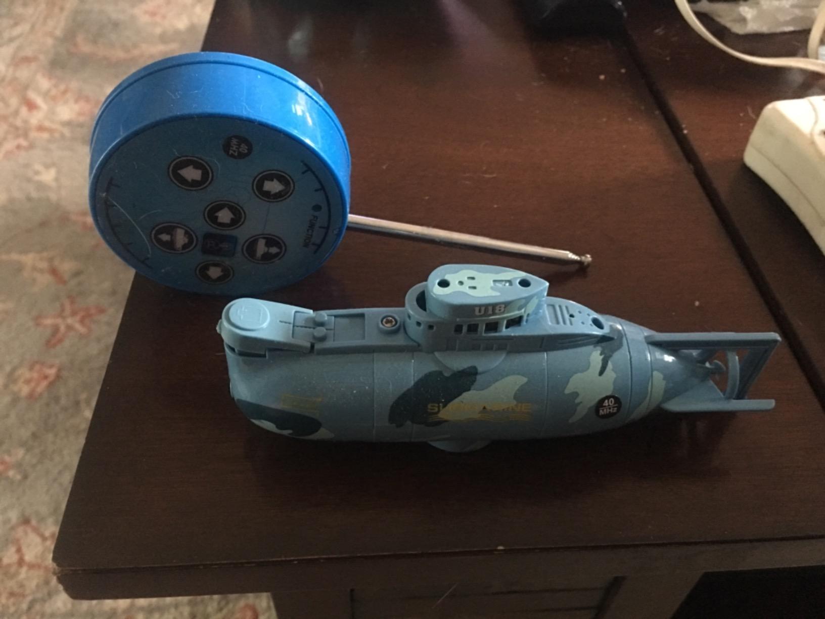 Tipmant Mini RC Submarine Toys Remote Control Boat Electric Swim Diving Fish Tank Water Tube Kids Birthday Gifts (Blue) customer photo 1