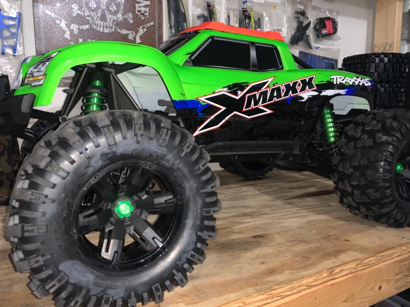 Traxxas 7772X Pre-Assembled X-Maxx Wheels & Tires (8S-Rated) Vehicle customer photo 1