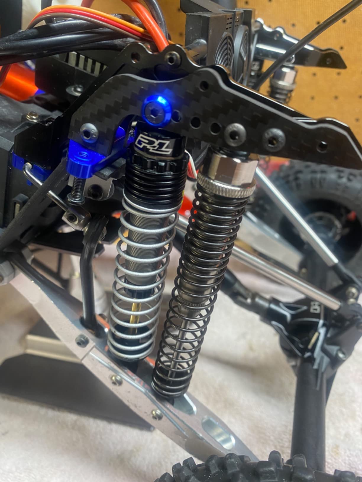 Hot Racing LRR30G06 Aluminum Rear Shock Tower Set: Baja Rey customer photo 1