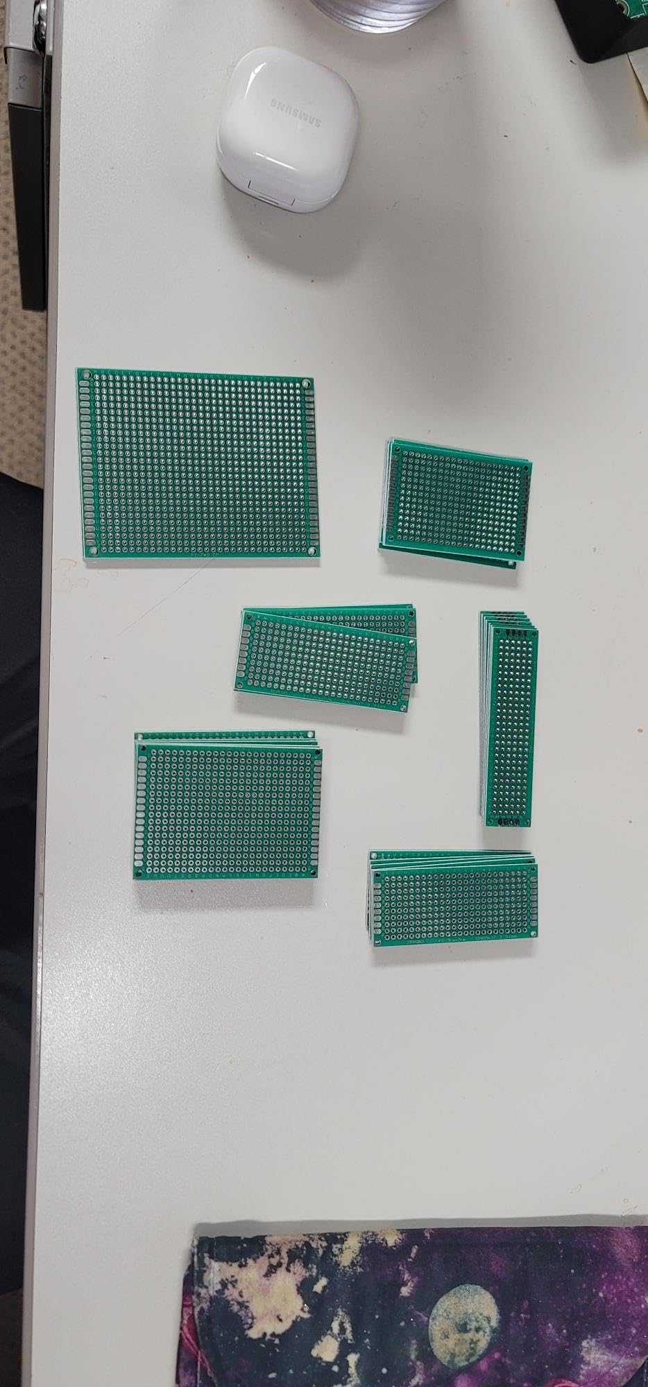 ELEGOO 32 Pcs Double Sided PCB Board Prototype Kit for DIY Soldering with 5 Sizes Compatible with Arduino Kits customer photo 1