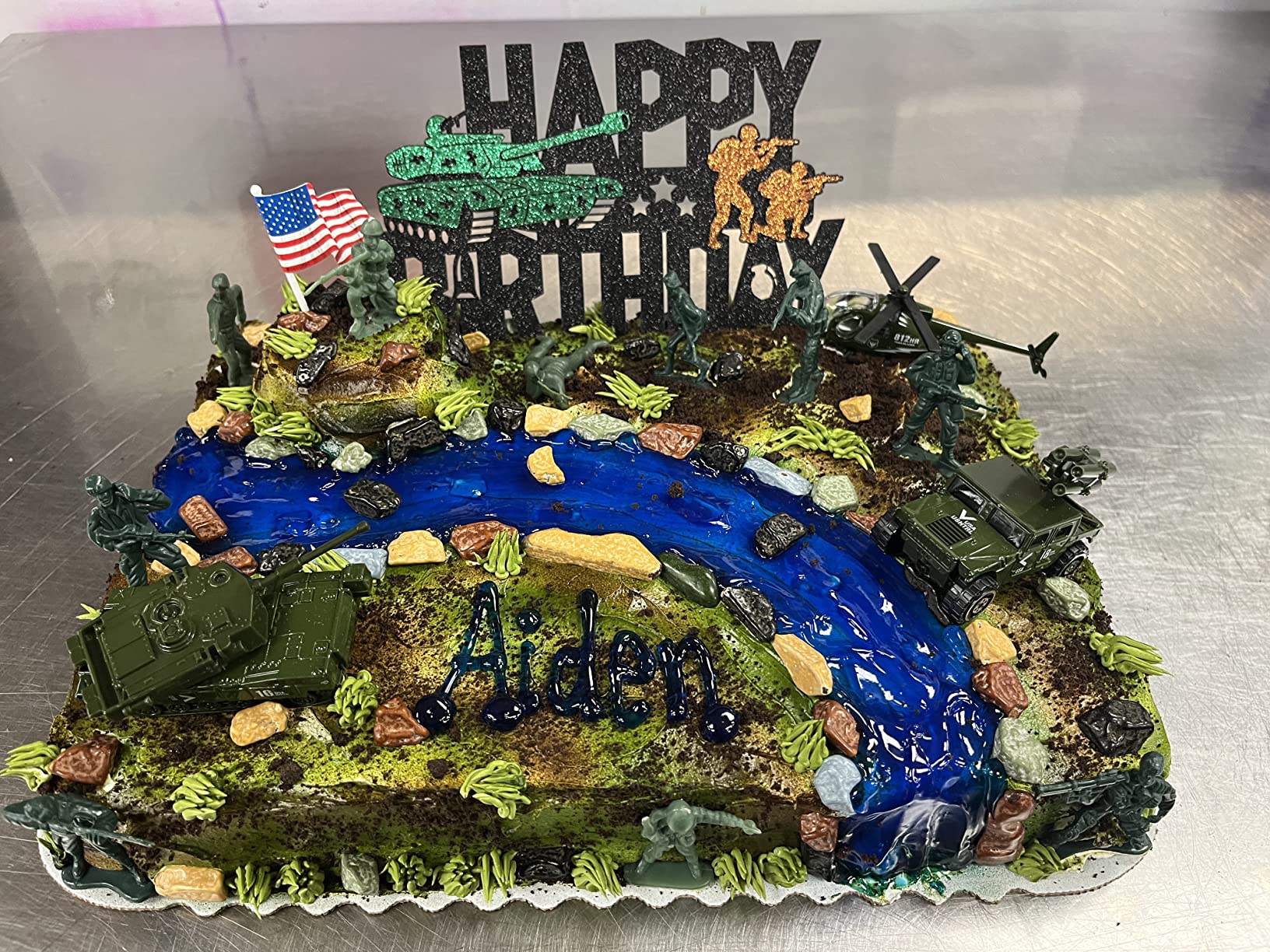 Die-cast Military Vehicles,6 Pack Assorted Alloy Metal Army Vehicle Models Car Toys,Mini Army Toy Tank,Jeep,Panzer,Anti-Air Vehicle,Helicopter Playset for Kids Toddlers Boys customer photo 1