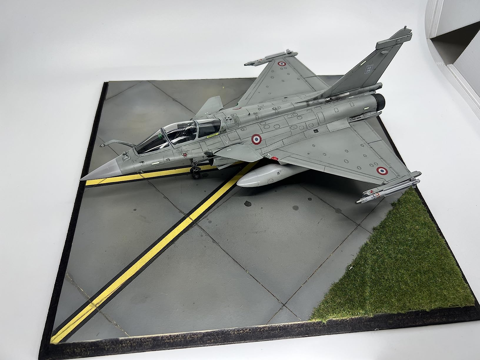 Revell 03901 Dassault Rafale C, 1:48 Scale Plastic Model kit customer photo 2