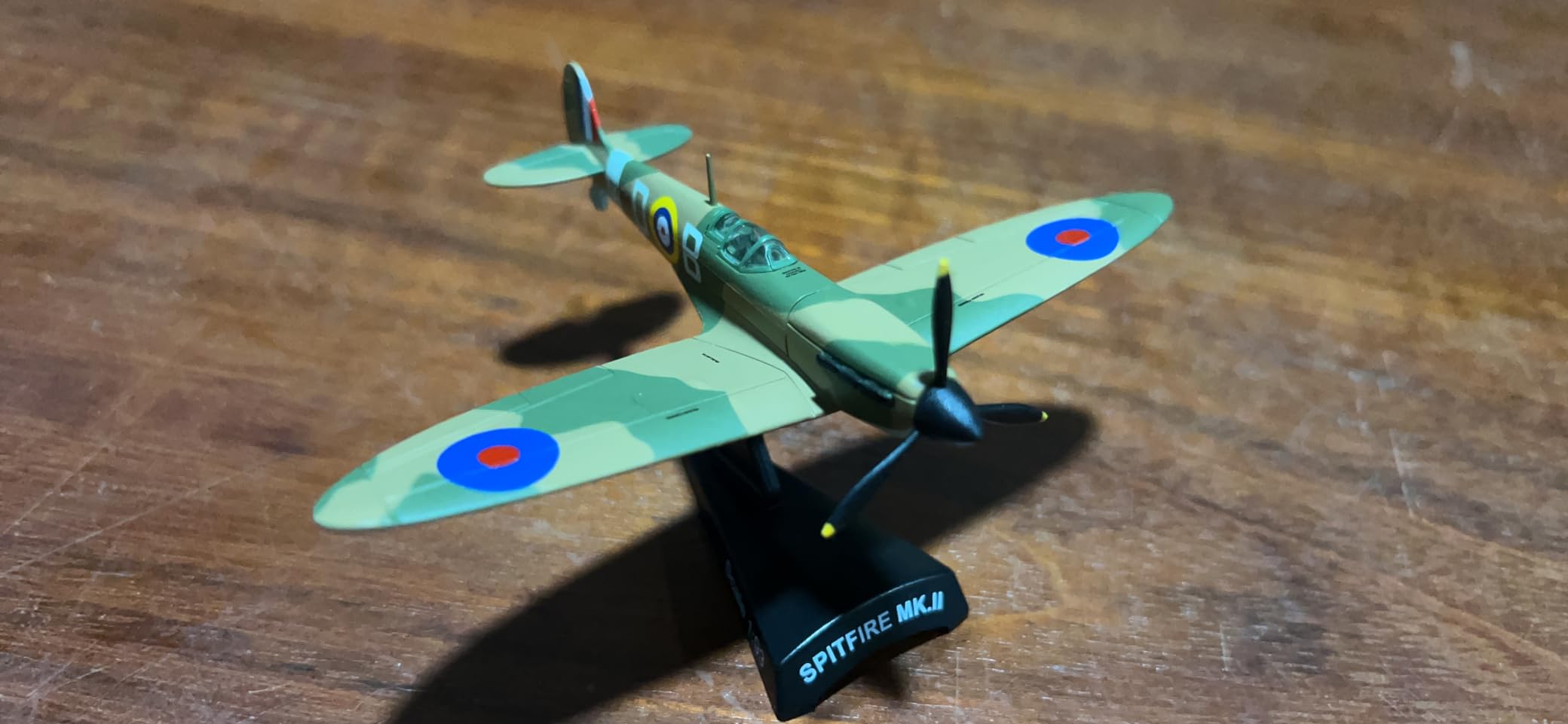 Daron Worldwide Trading Postage Stamp RAF Lancaster 1/150 Just Jane Airplane Model customer photo 2