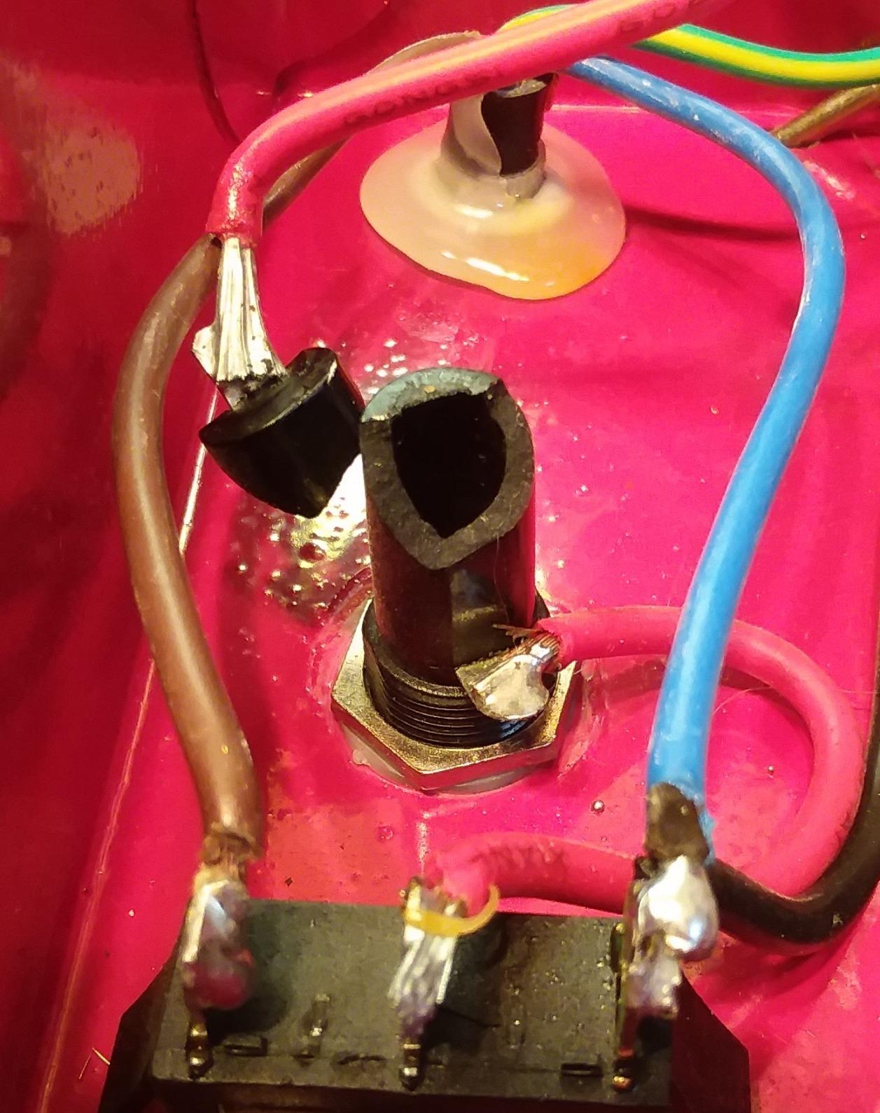 YaeCCC 2000VA Variable Transformer Voltage Regulator Transformer Converter Auto Variable,20Amp Variable Transformer,110V Input 0-130V Output AC Voltage Regulator,4 Extra Fuses customer photo 1