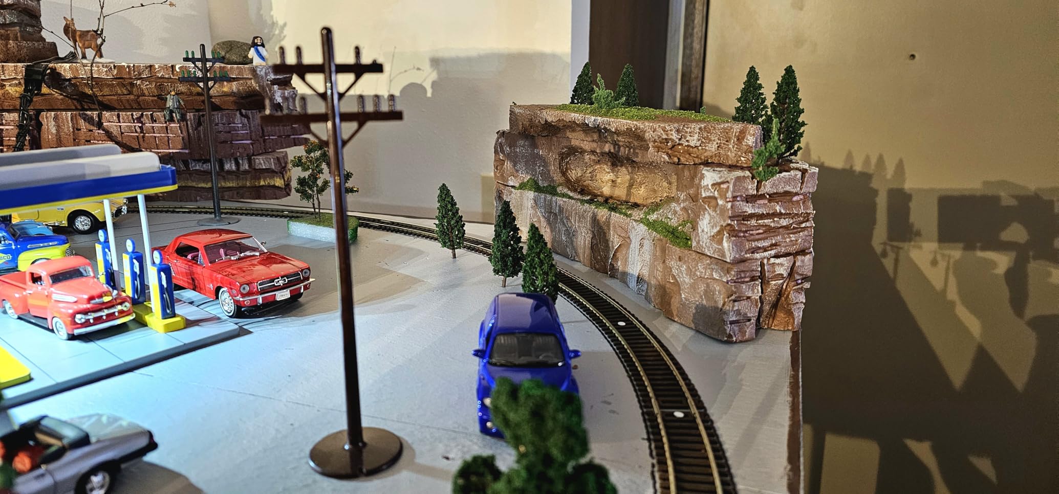 Yetaha 50PCS River Diorama Model Trees, OO HO Scale Gauge Buildings Pine Tree, Mini 3.15