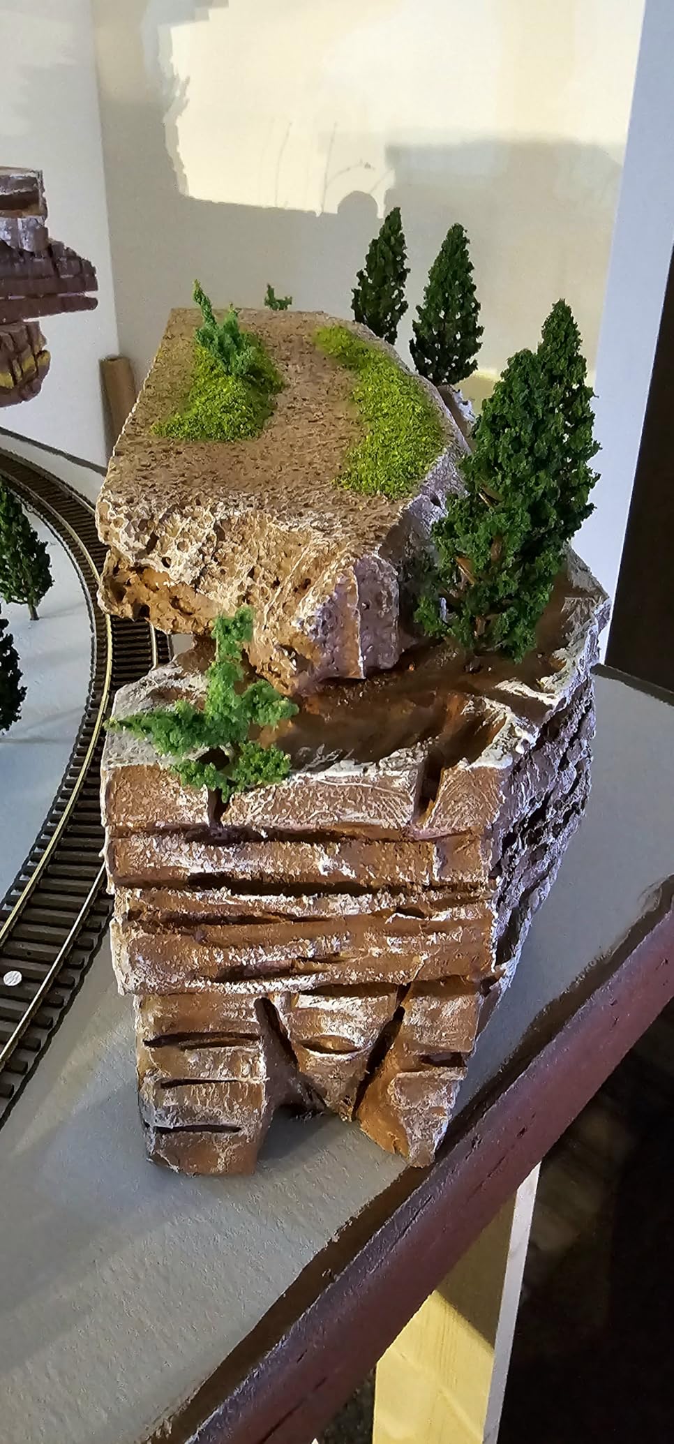 Yetaha 50PCS River Diorama Model Trees, OO HO Scale Gauge Buildings Pine Tree, Mini 3.15