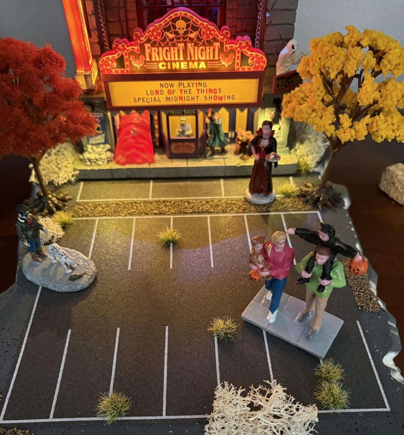 Walthers SceneMaster Flexible Self-Adhesive Paved Roadway-Vintage Highway (White Dashed Centerline, White Solid Edge Markings) 949-1250 HO Scale Model Railroad - Scenery Kit customer photo 2