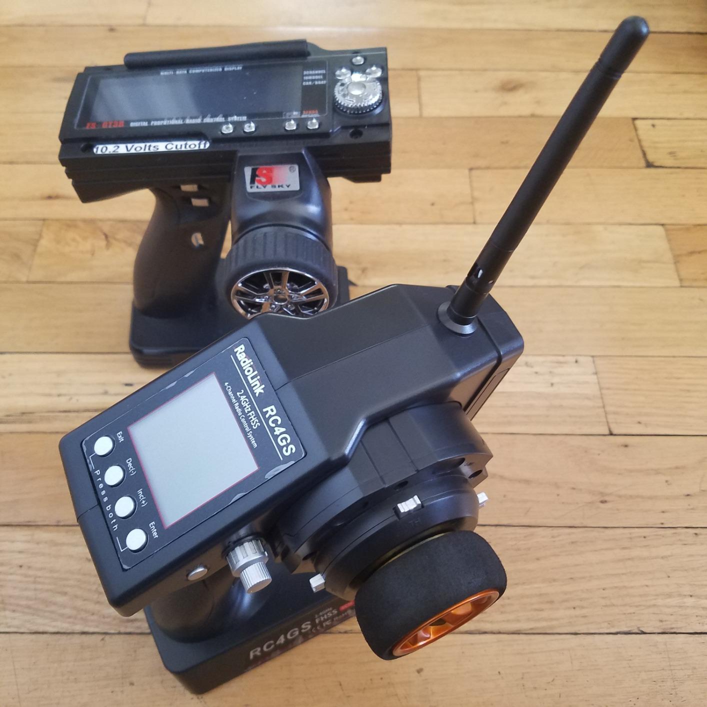 Radiolink RC4GS V3 5 Channels RC Transmitter and Receiver, 2.4GHz Surface Remote Controller R6FG Gyro RX Combo, 30 Models Storage for RC Crawler, Drifting, Bash, Buggy Cars and Boats customer photo 1