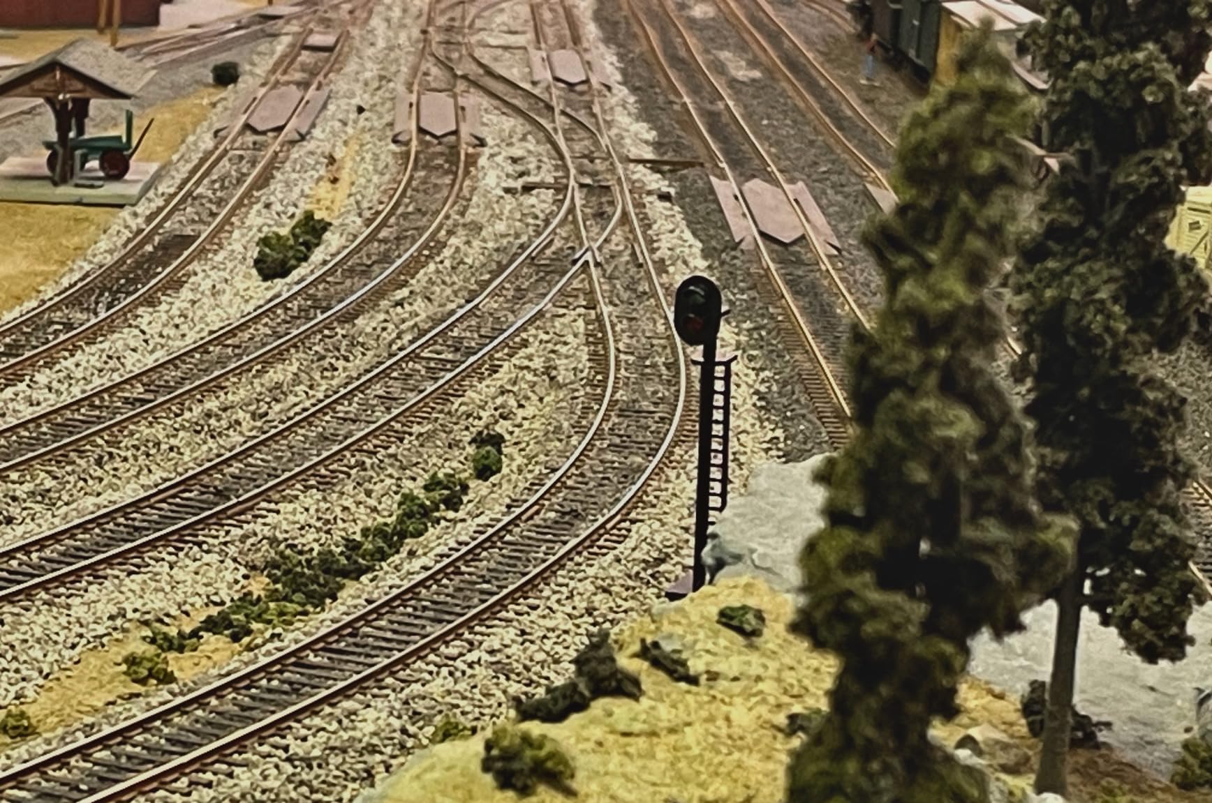 JTD03 5pcs Model Railway 2-Light Block Signal Green/Red HO Scale 6.4cm 12V Led Traffic Lights for Train Layout New customer photo 1