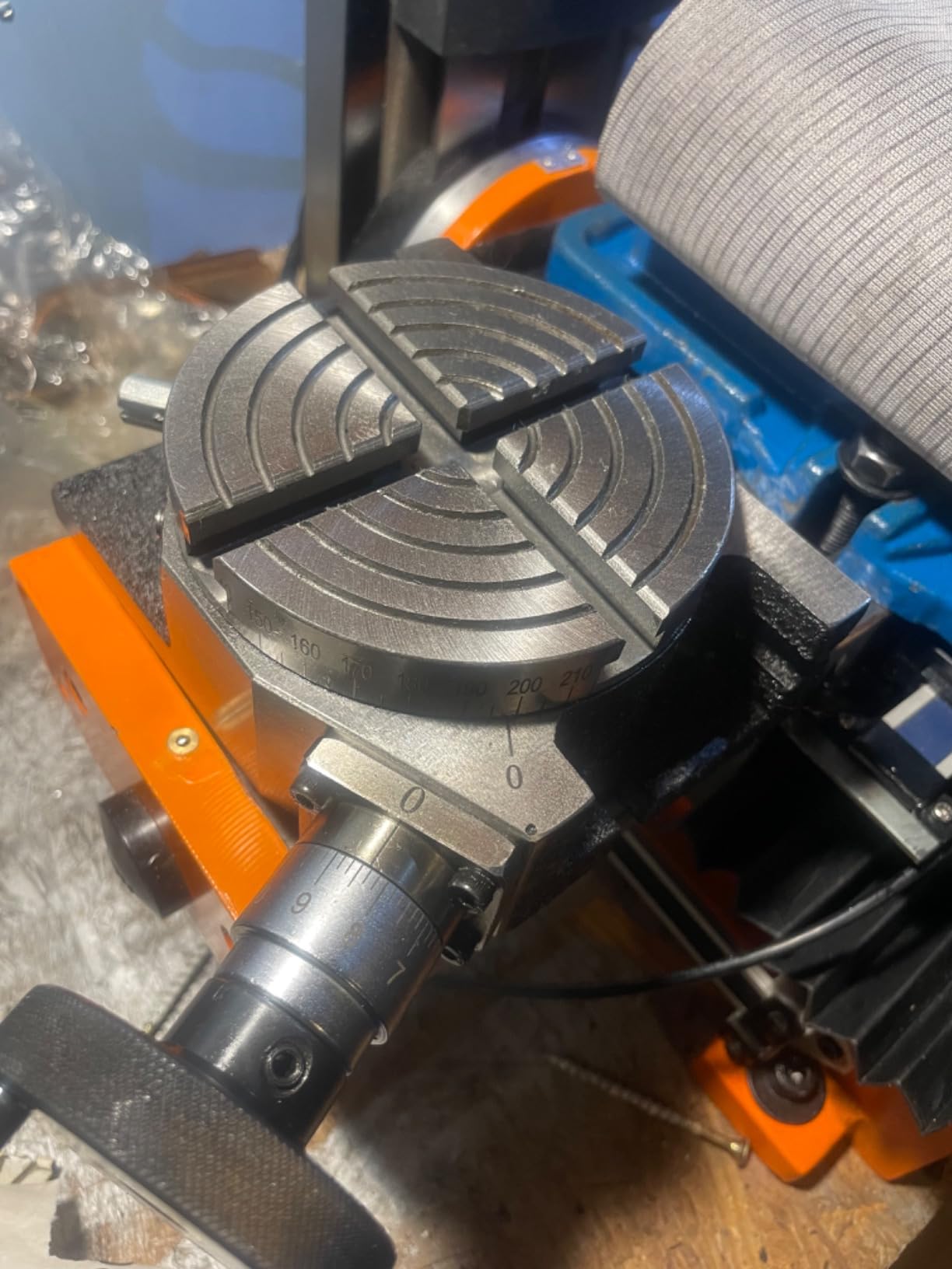 WEN 33013 4.5A Variable Speed Single Phase Compact Benchtop Milling Machine with R8 Taper customer photo 1