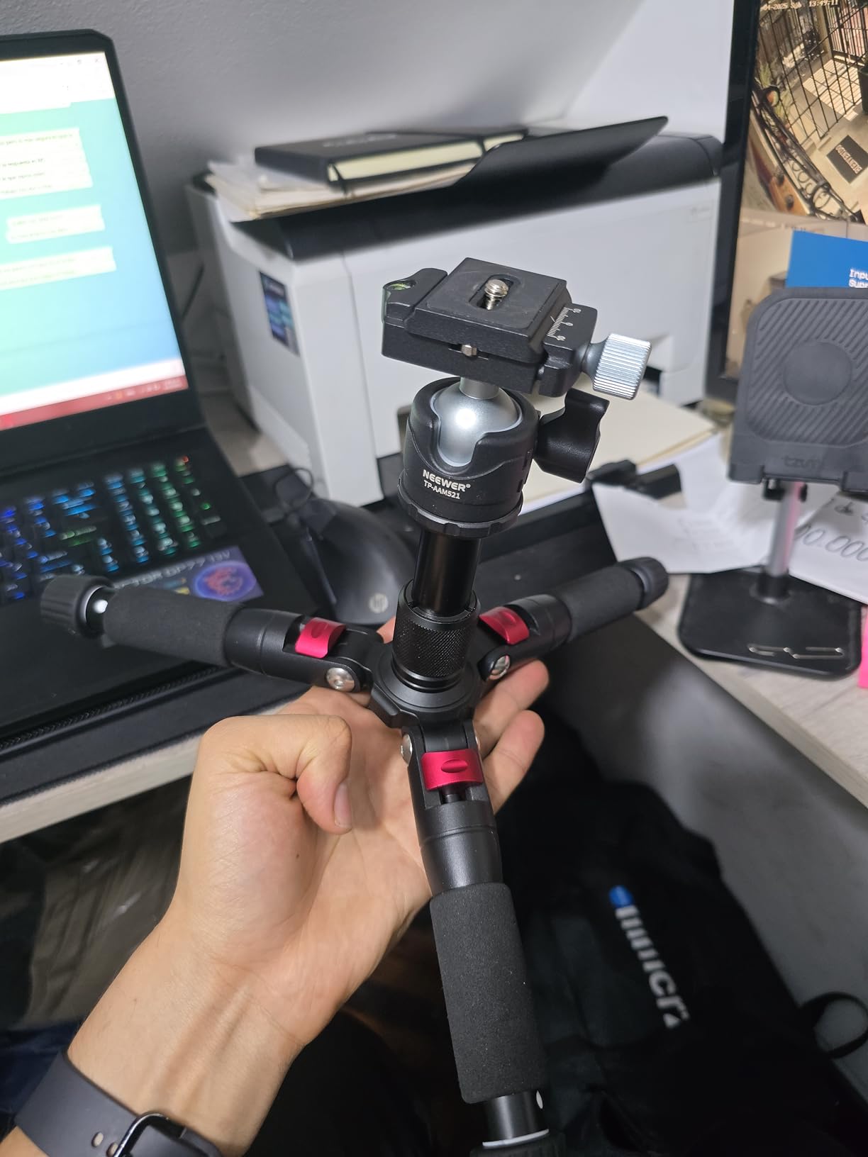 NEEWER Portable Travel Mini Tabletop Tripod, Aluminum Alloy 20''/ 50cm Desktop Desk Tripod with 360 Degree Ball Head, 1/4