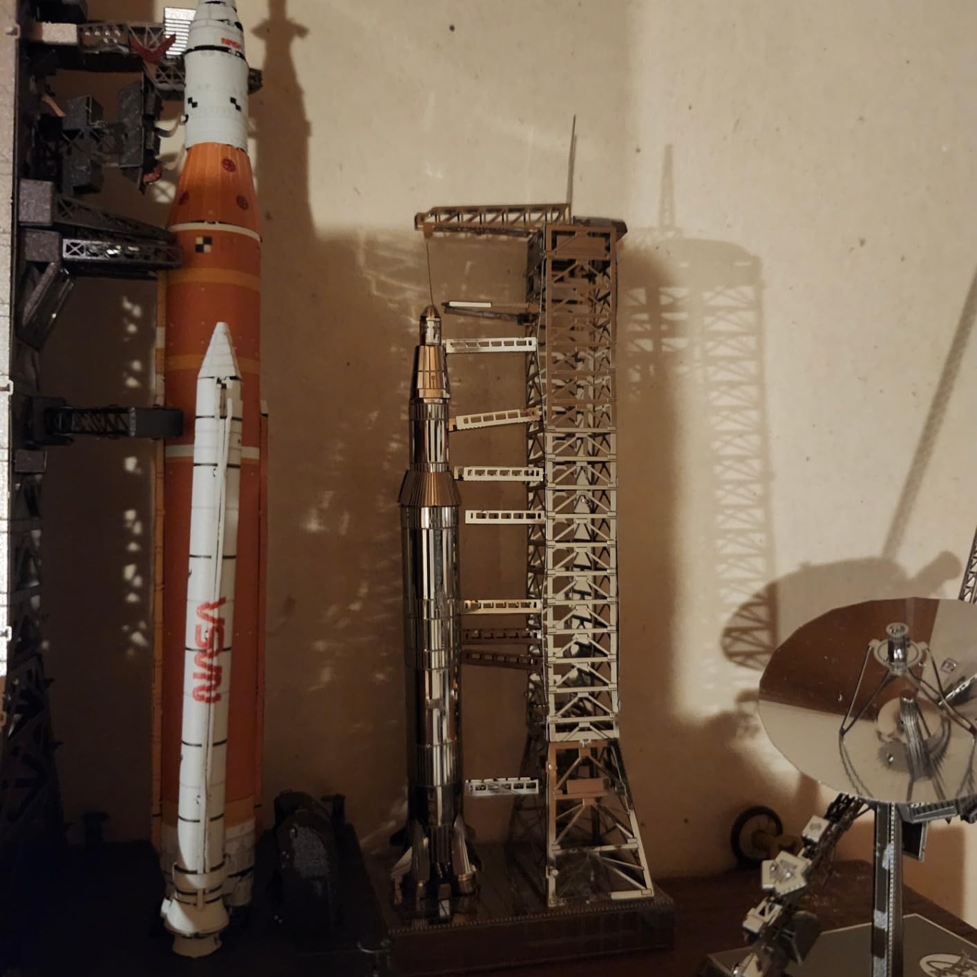 Fascinations Metal Earth 3D Metal Model Kits Set of 2 - Apollo CSM with LM and Apollo Saturn V with Gantry customer photo 2
