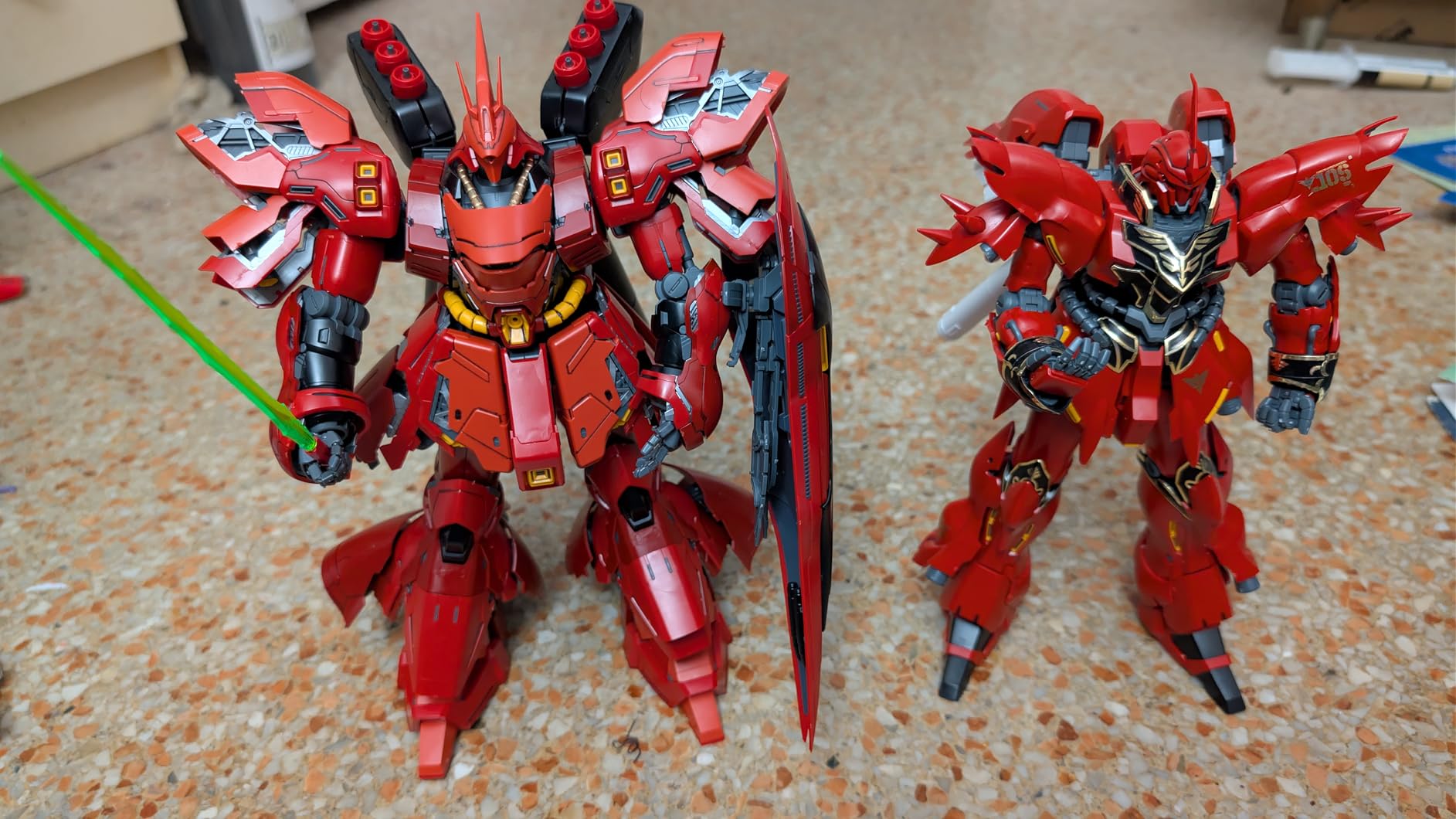 Bandai Hobby - MG 1/100 MSN-04 Sazabi Version Ka customer photo 1