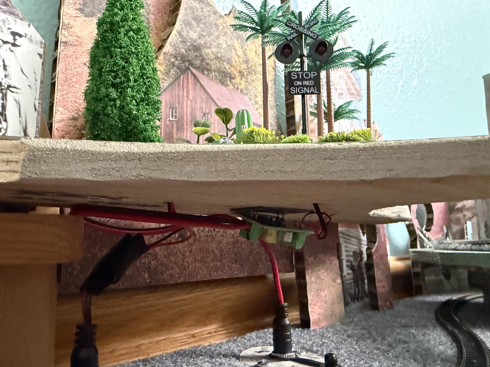 JTD876RP 1 Set HO Scale Railroad Train/Track Crossing Sign 4 Heads LED Made + Circuit Board Flasher-Flashing Red Train Signal Lights customer photo 1