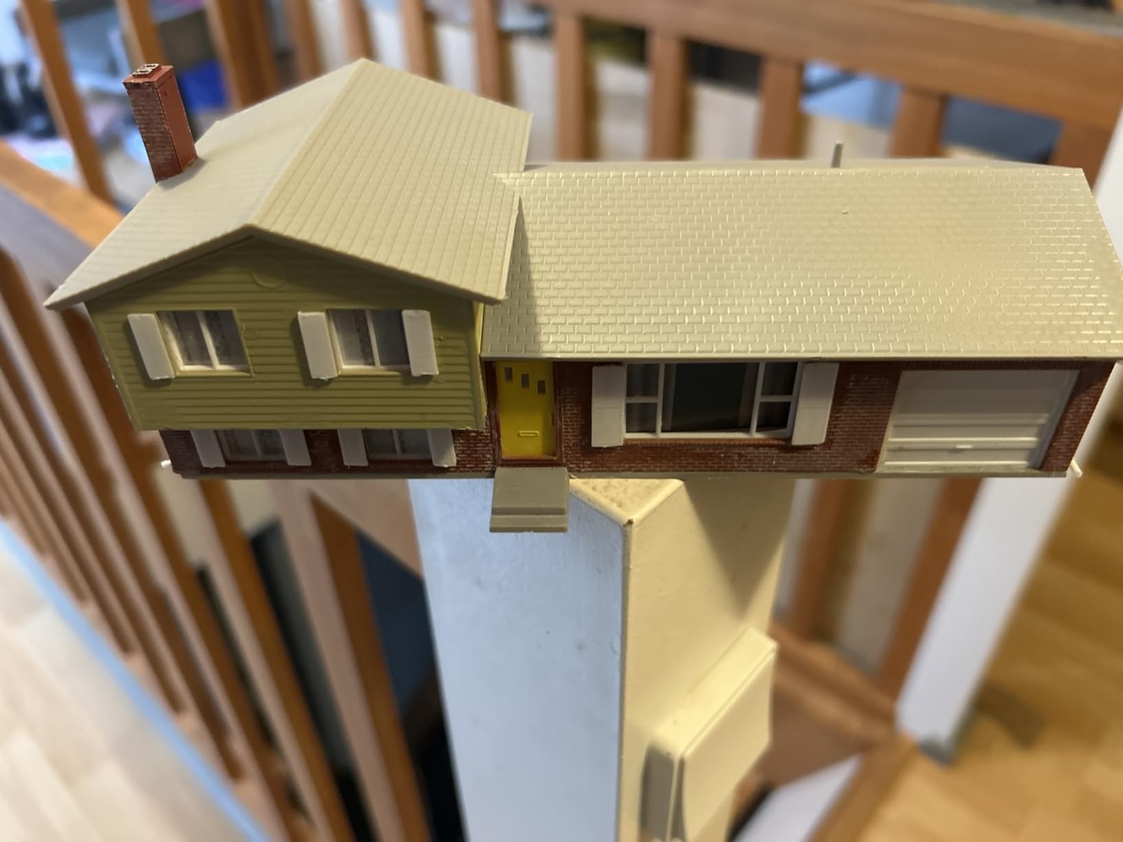 Split-Level House 933-3794 HO Scale Model Railroad - Structure Kit customer photo 1