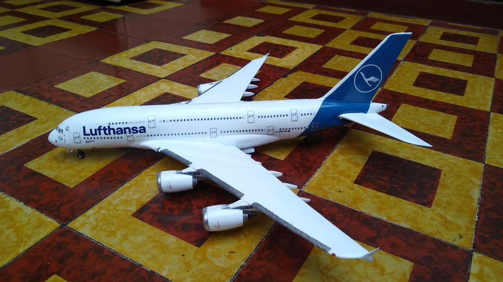 Revell GmbH Revell 03872 1:144 Airbus A380-800 Lufthansa New Livery Plastic Model Kit customer photo 2
