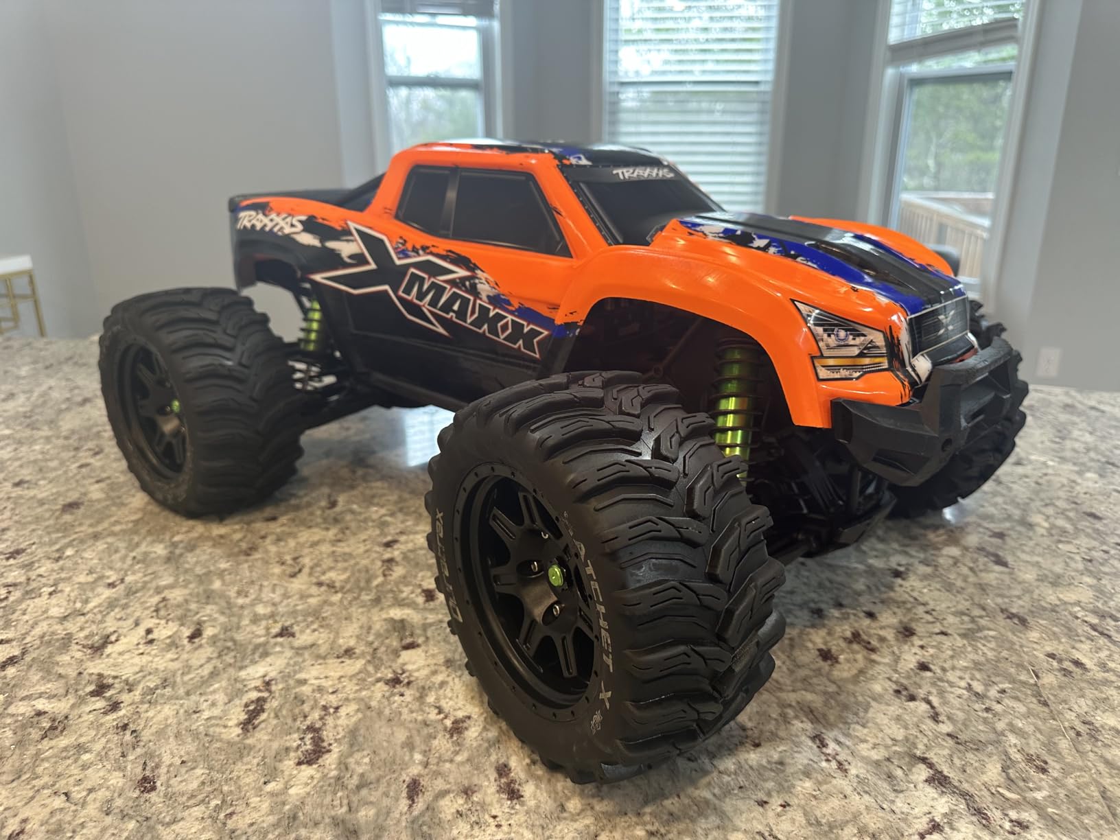 RPM 70510 Threaded Hinge Pins for The Traxxas X-Maxx customer photo 1