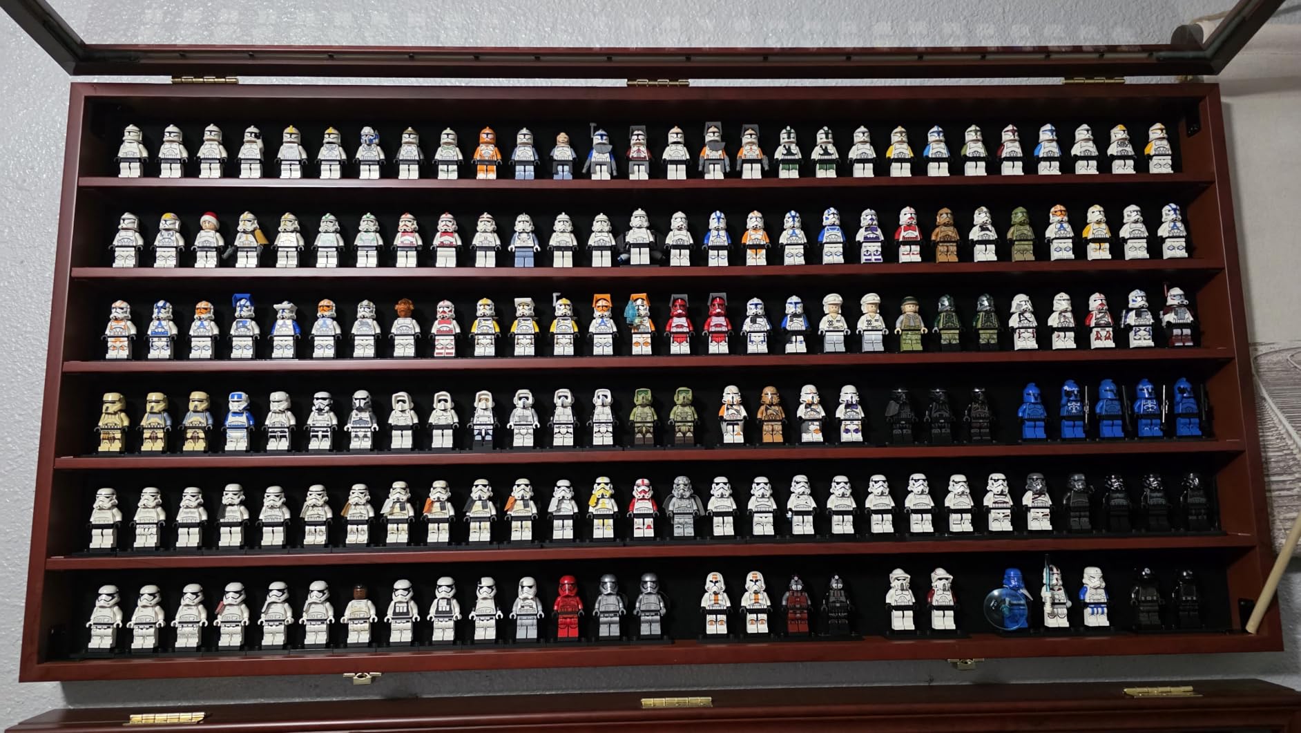 DisplayGifts Toy Minifigures Miniatures Display Case Frame Wall Cabinet Stand 200 Toys Dust Protection Black customer photo 1