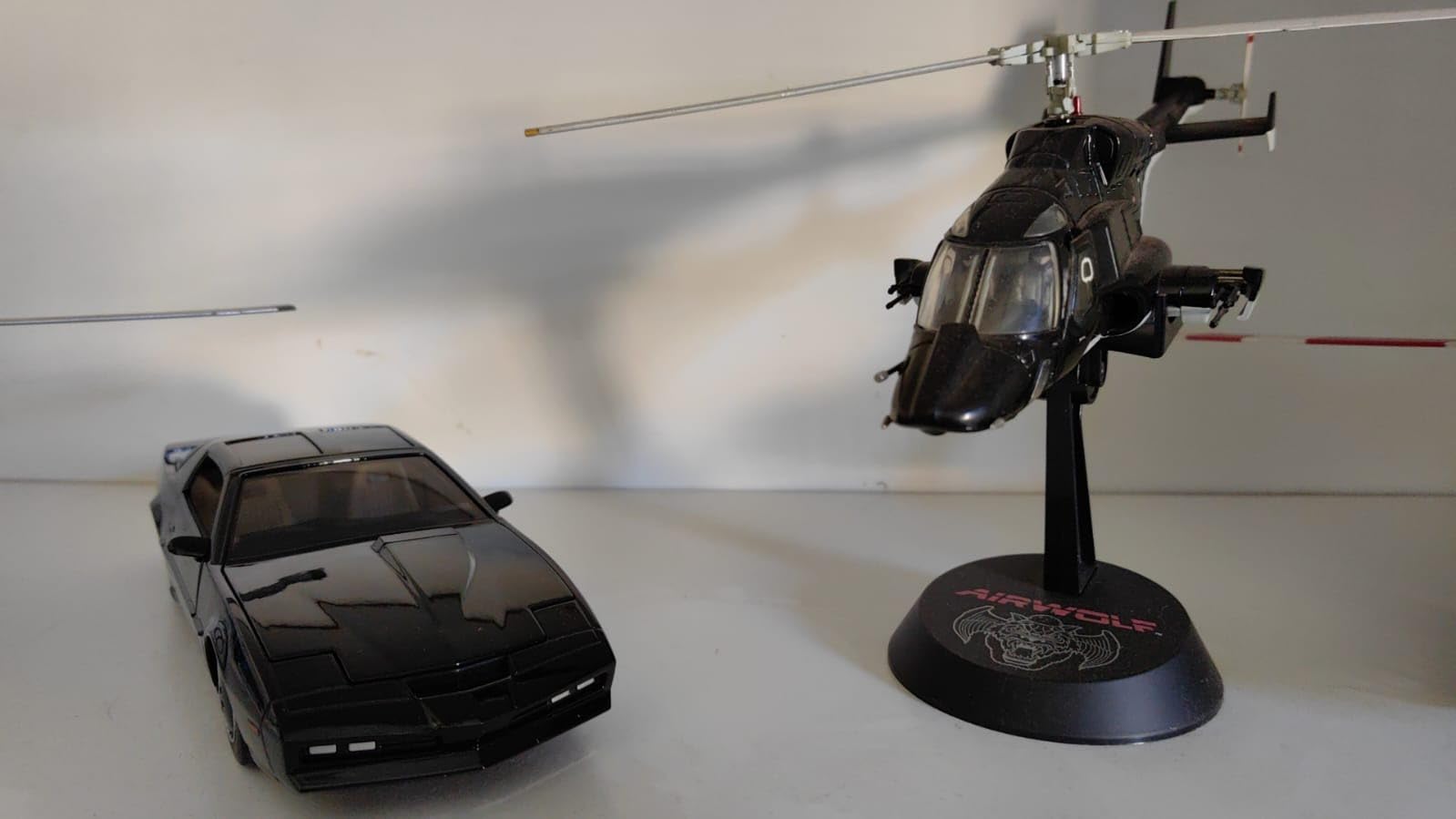 Jada Knight Rider K.I.T.T. 1982 Pontiac Firebird DIE-CAST Car with Light Up Feature, 1:24 Scale Vehicle, Black customer photo 2