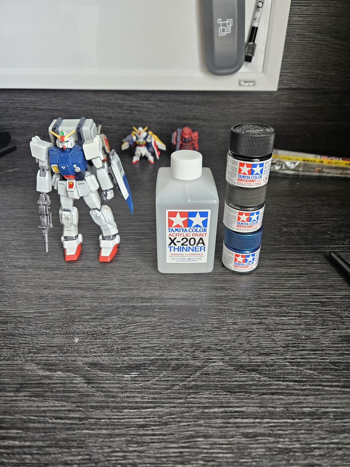 Tamiya 81040 X-20A Acrylic Solvent 250Ml - 250ml / 8.45 Fl.Oz customer photo 1