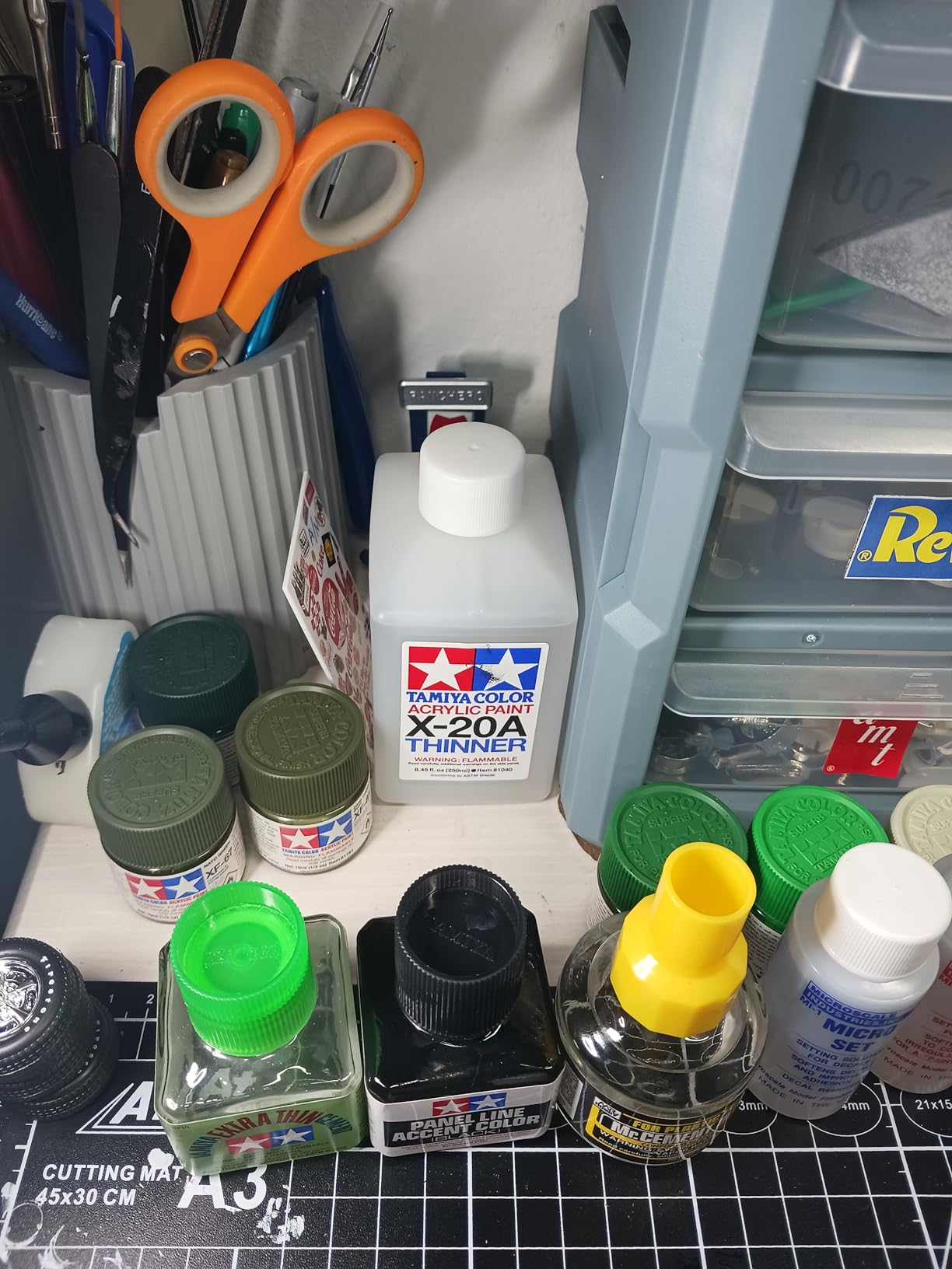 Tamiya 81040 X-20A Acrylic Solvent 250Ml - 250ml / 8.45 Fl.Oz customer photo 2