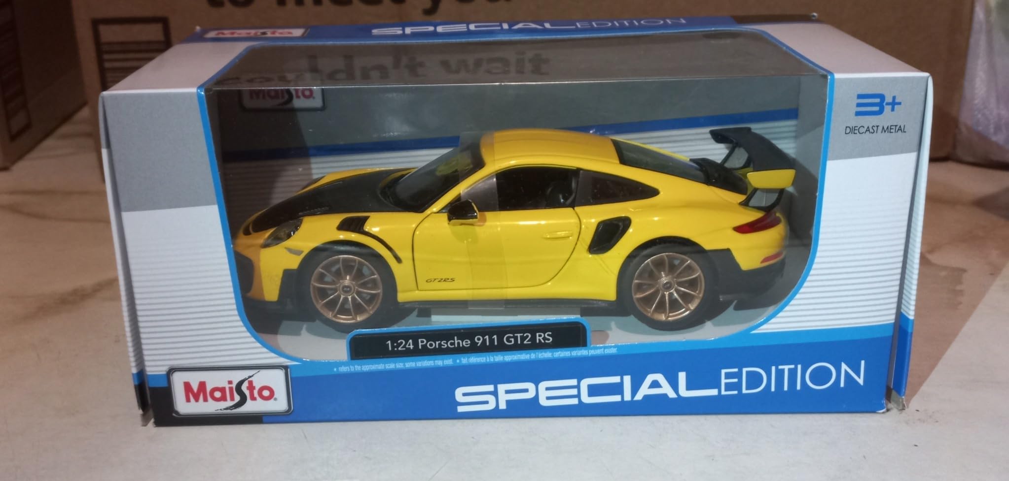 Maisto 1:24 Scale Special Edition 2018 Porsche 911 GT2 RS Diecast Vehicle - Yellow/Black customer photo 2