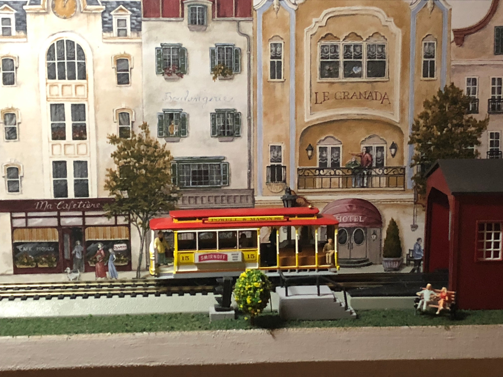 Cable Car with Grip Man - Maroon & Tan - HO Scale customer photo 1
