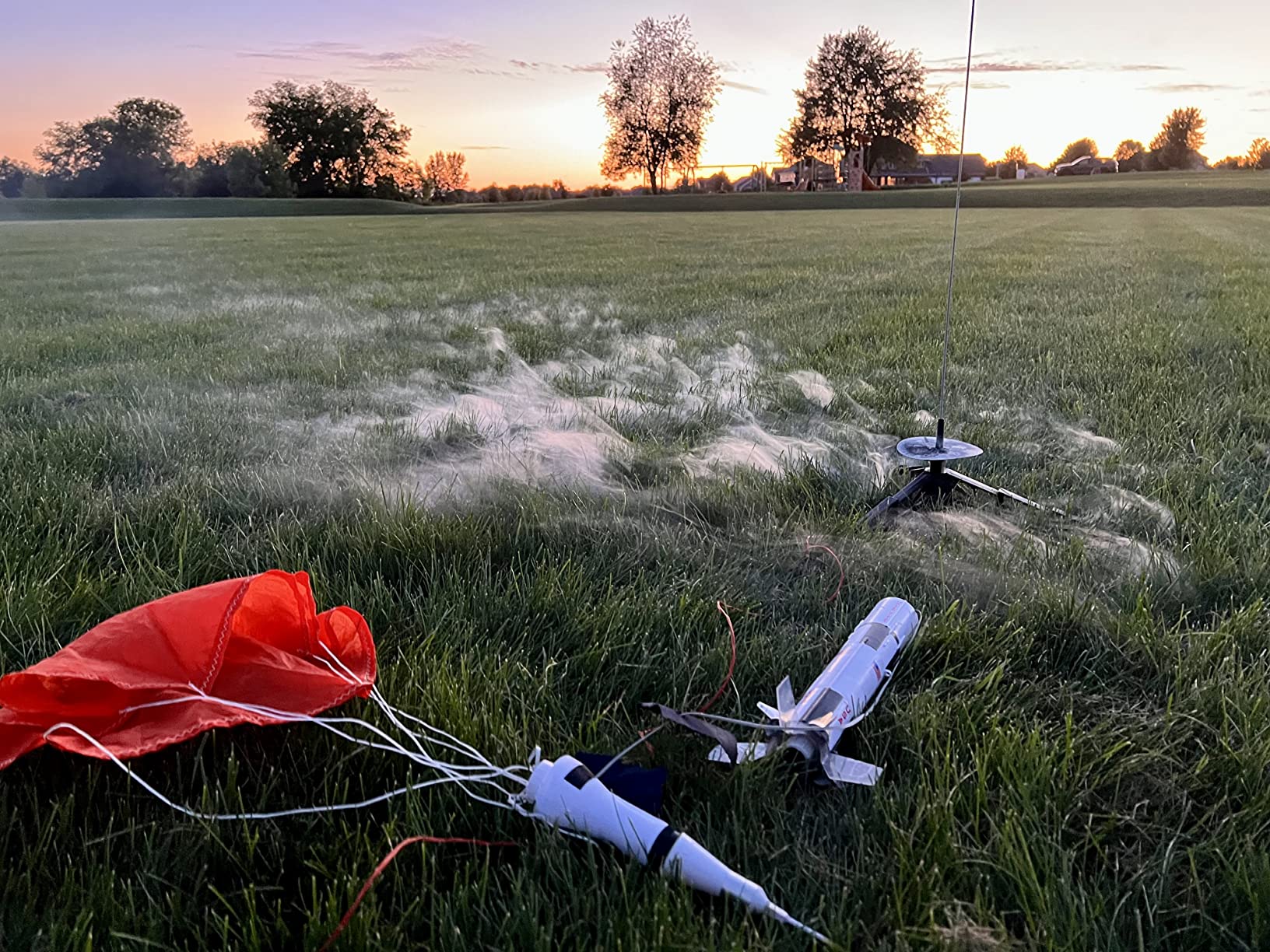 Estes Saturn V 1:200 Scale Flying Model Rocket Kit customer photo 1