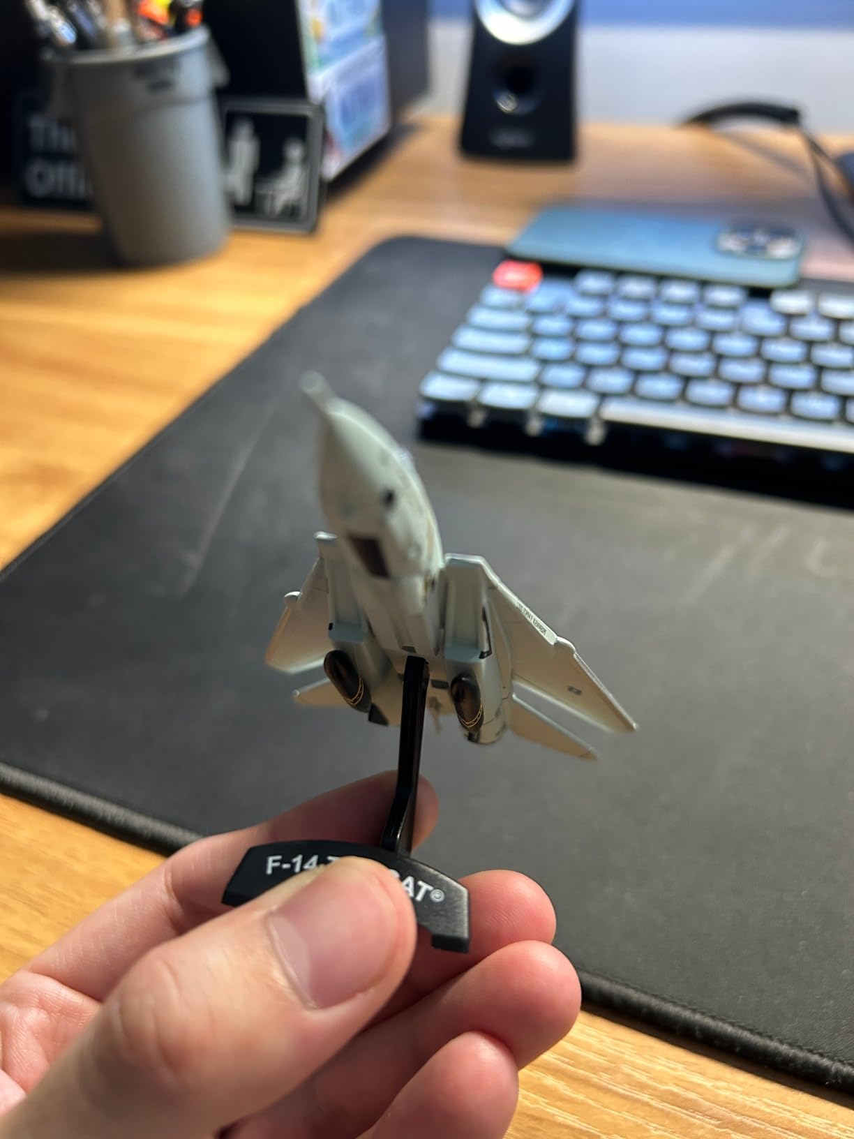 Daron Postage Stamp F-15 Eagle 5th Fighter Interceptor Sqn. 1/150 Scale, Gray, unisex, adult Grey customer photo 2